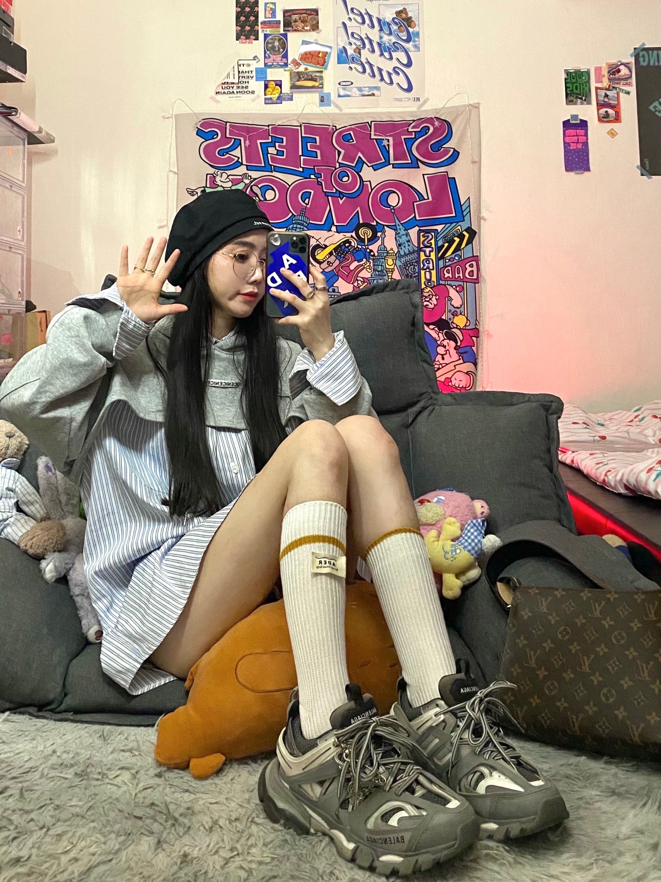 Balenciaga Track Sneakers Grey White 2019 착용 스타일 - 1