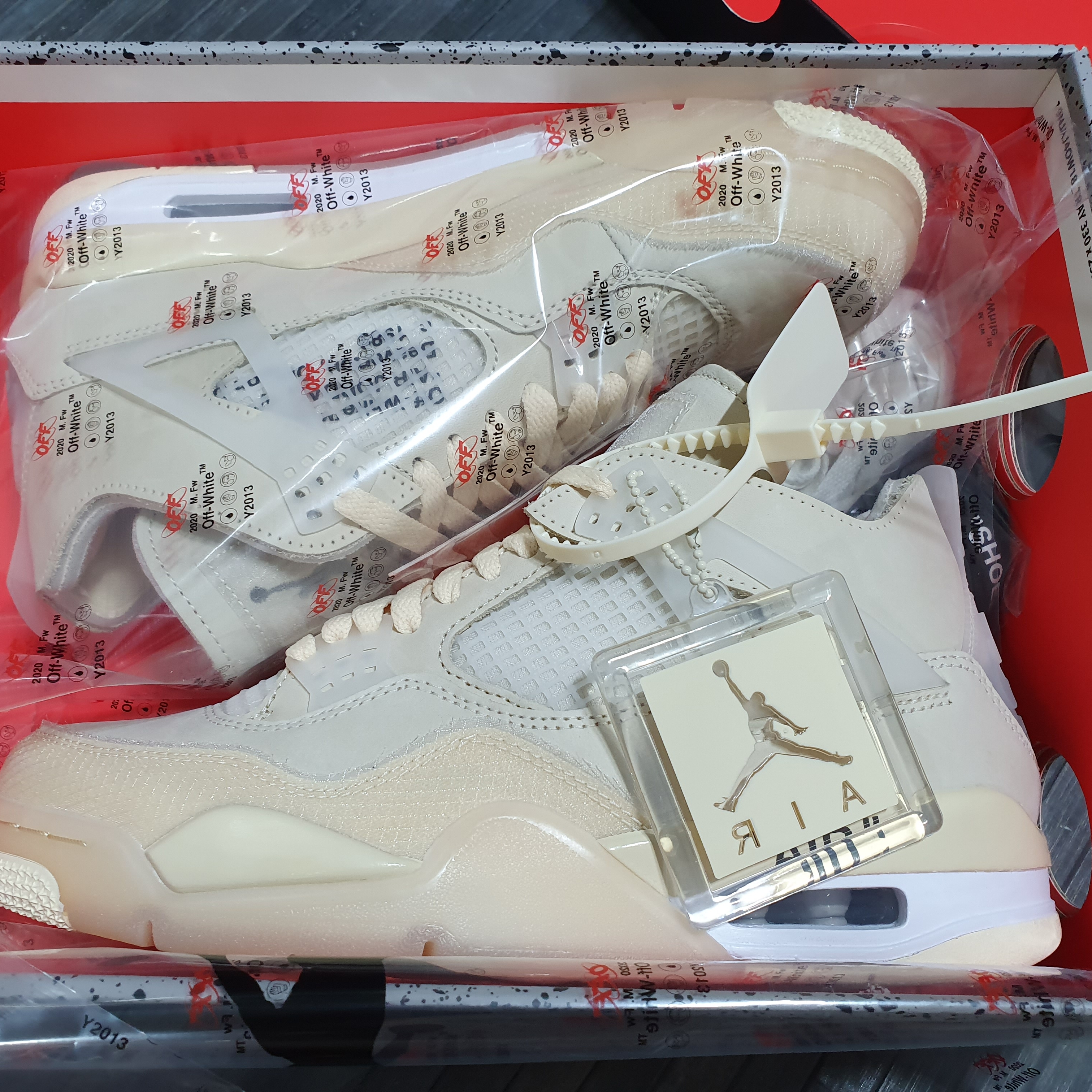 (W) Jordan 4 x Off-White Retro SP Sail 착용 스타일 - 2