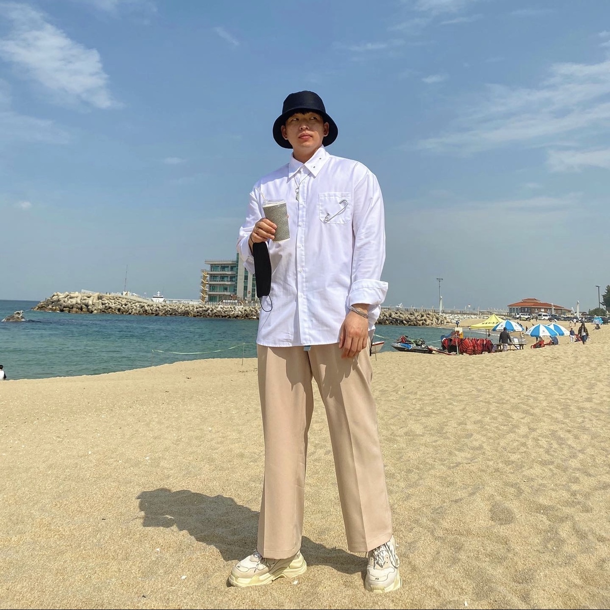 Balenciaga Triple S White 2018 착용 스타일