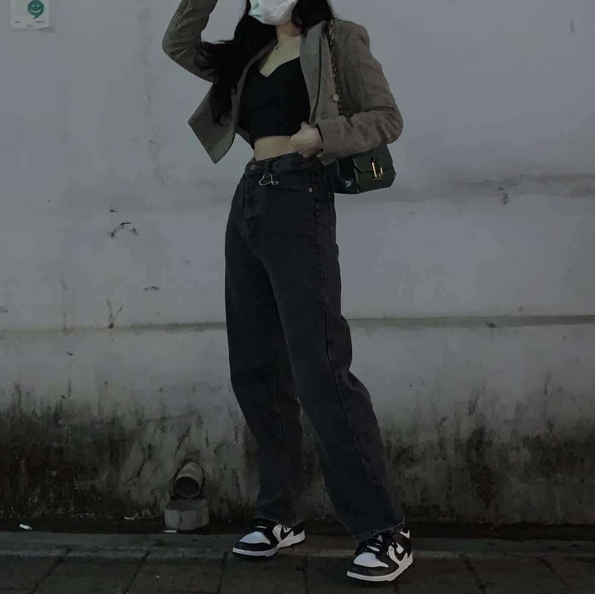(W) Nike Dunk Low Black 착용 스타일 - 1