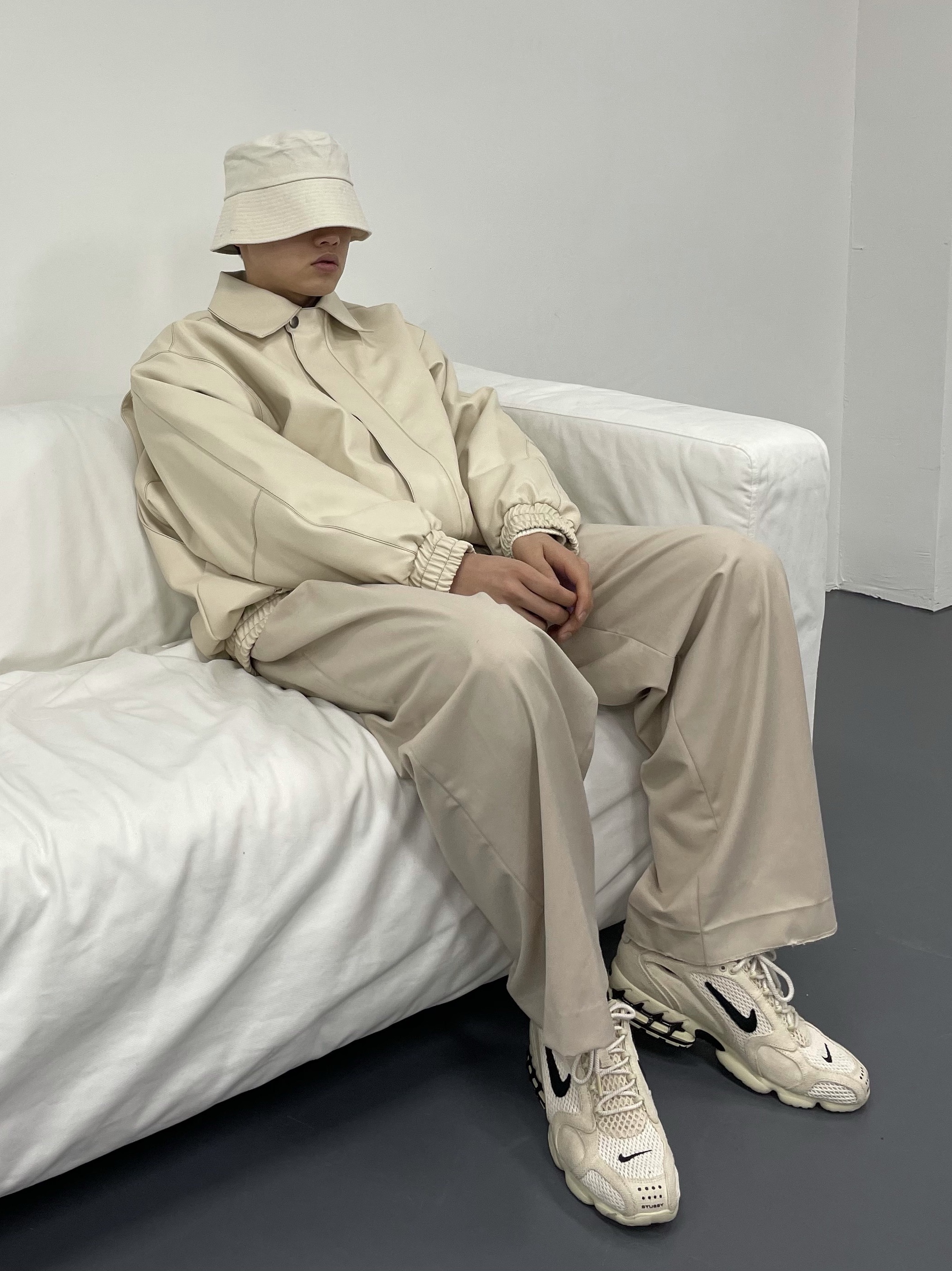 Nike x Stussy Air Zoom Spiridon Cage 2 Fossil 착용 스타일 - 4