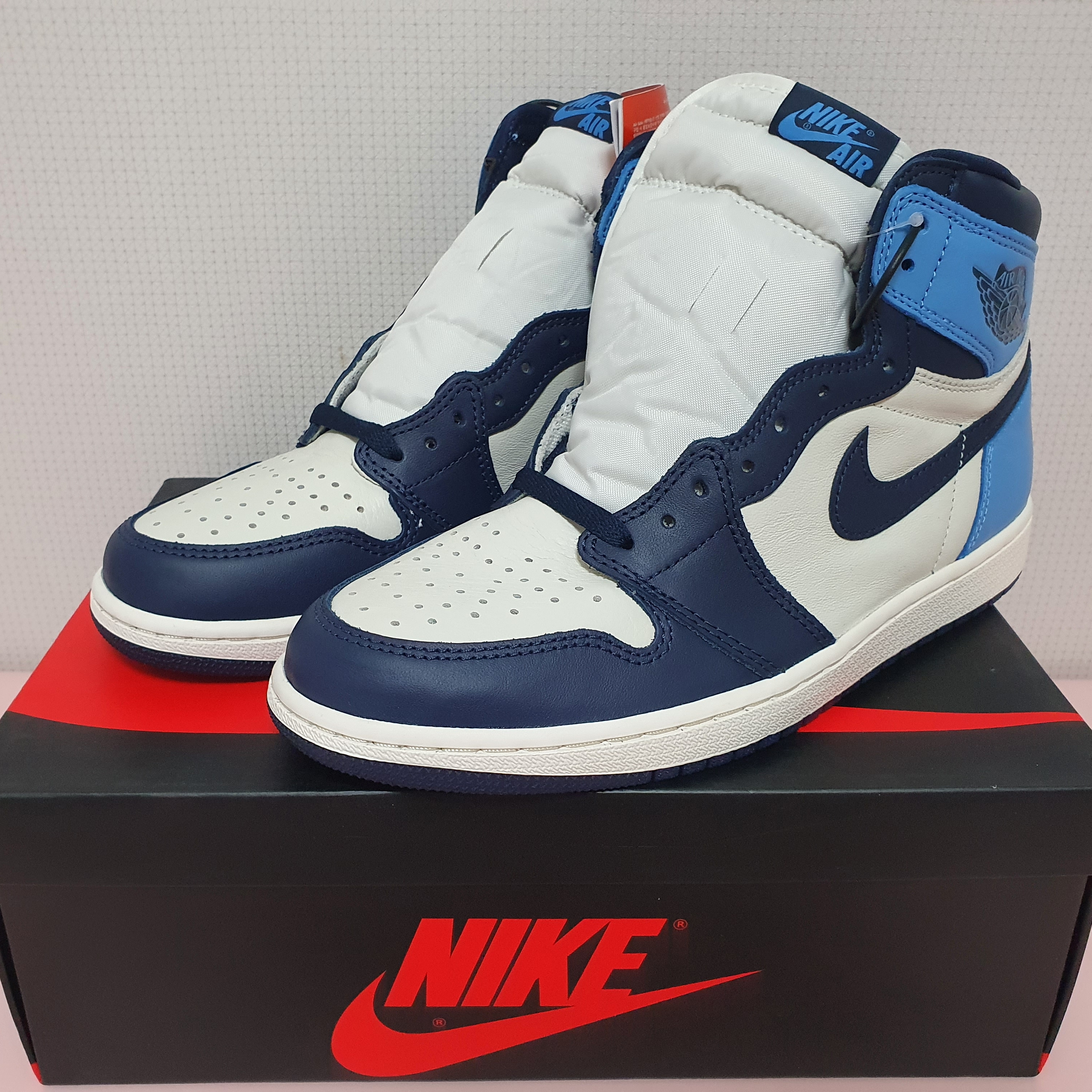Jordan 1 Retro High Obsidian UNC 착용 스타일 - 1