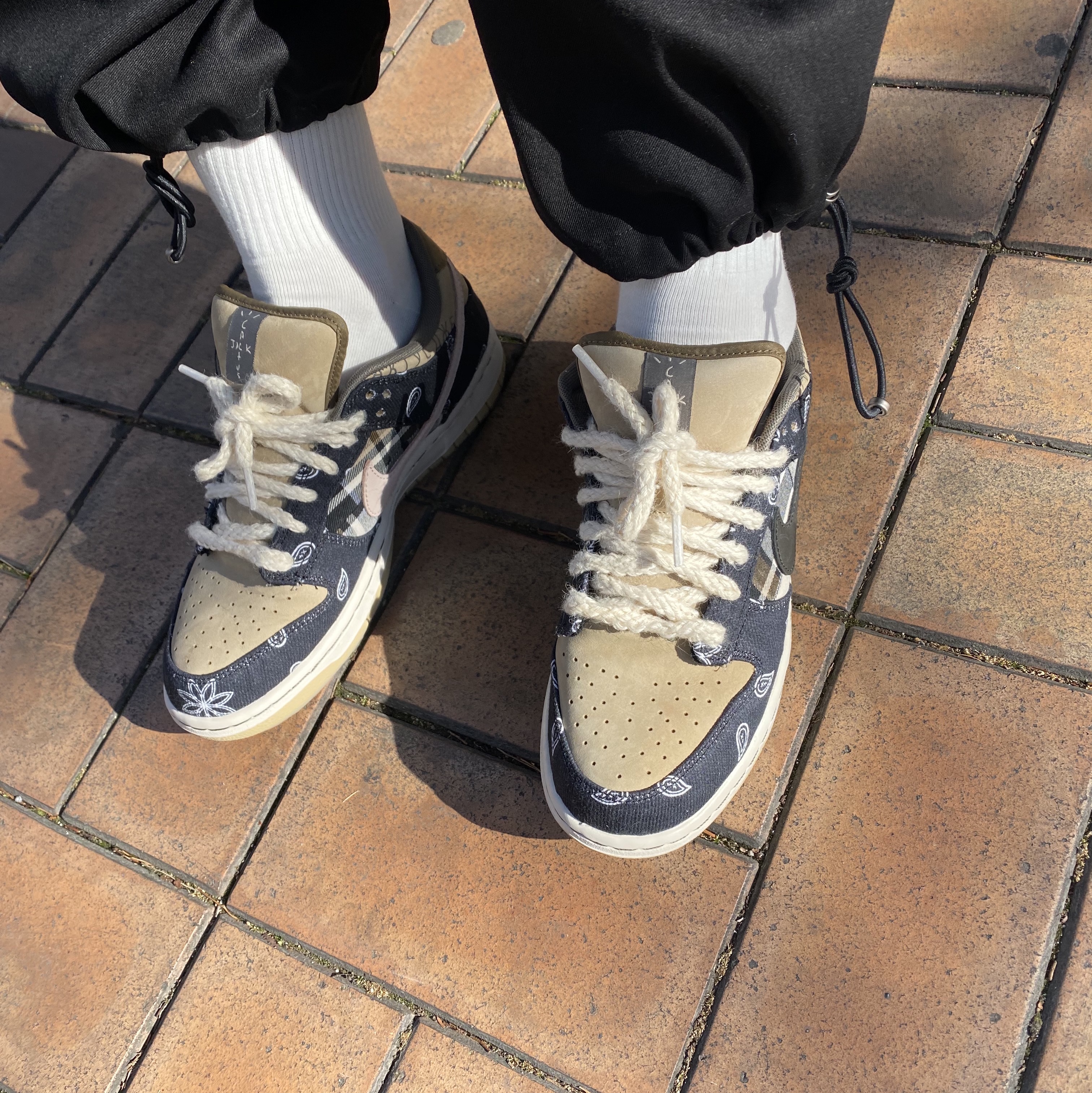 Nike x Travis Scott SB Dunk Low 착용 스타일 - 1