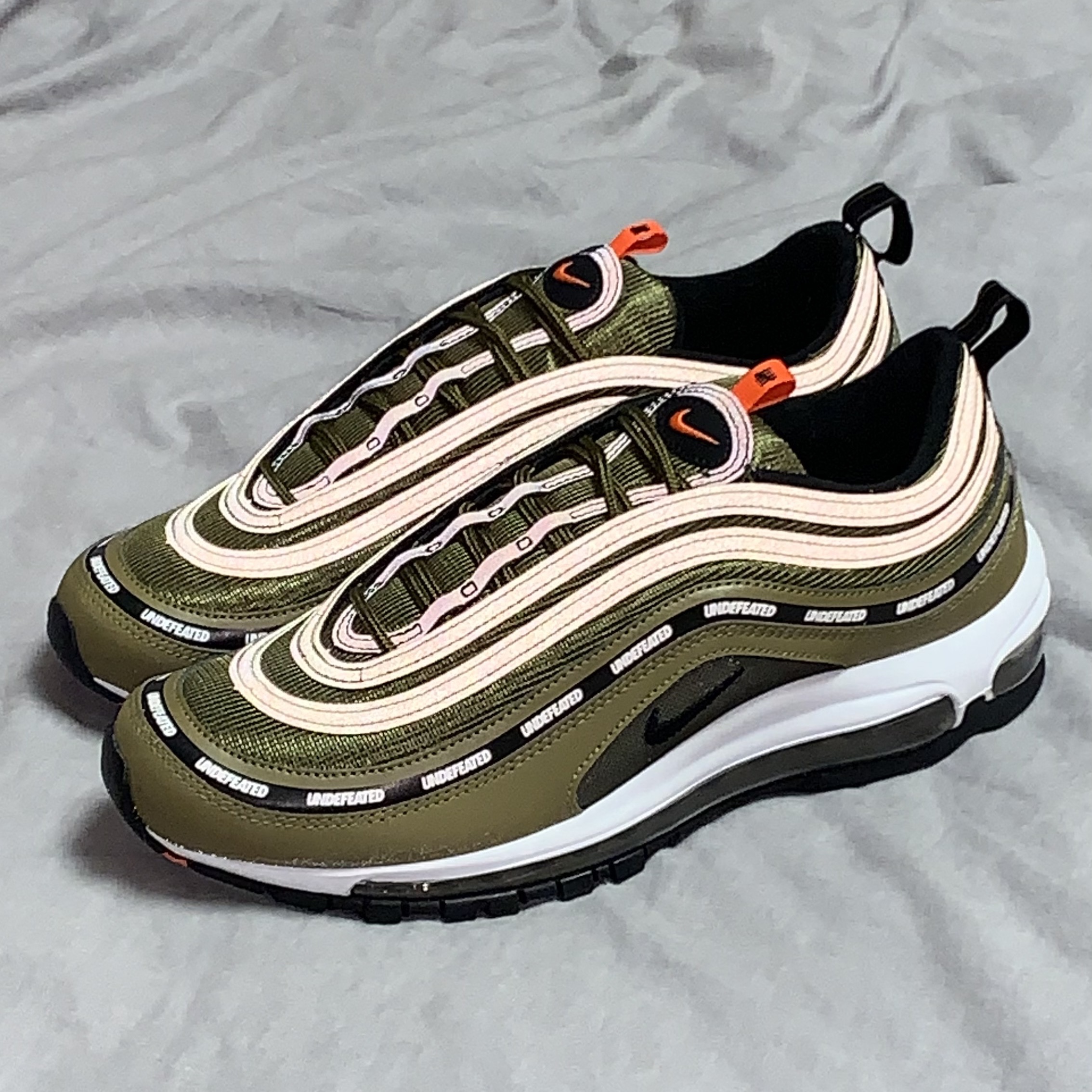Nike x Undefeated Air Max 97 Militia Green 착용 스타일