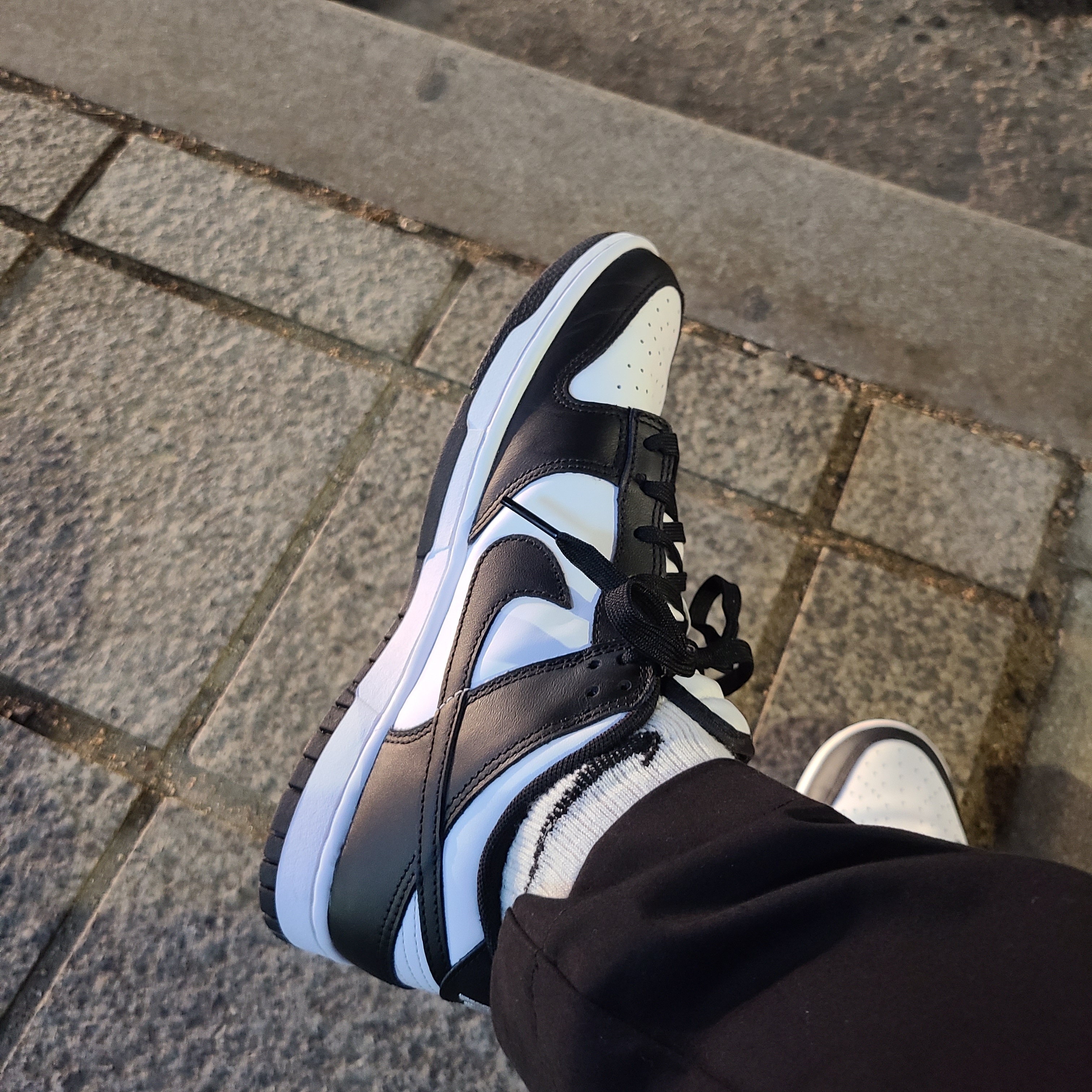 Nike Dunk Low Retro Black 착용 스타일
