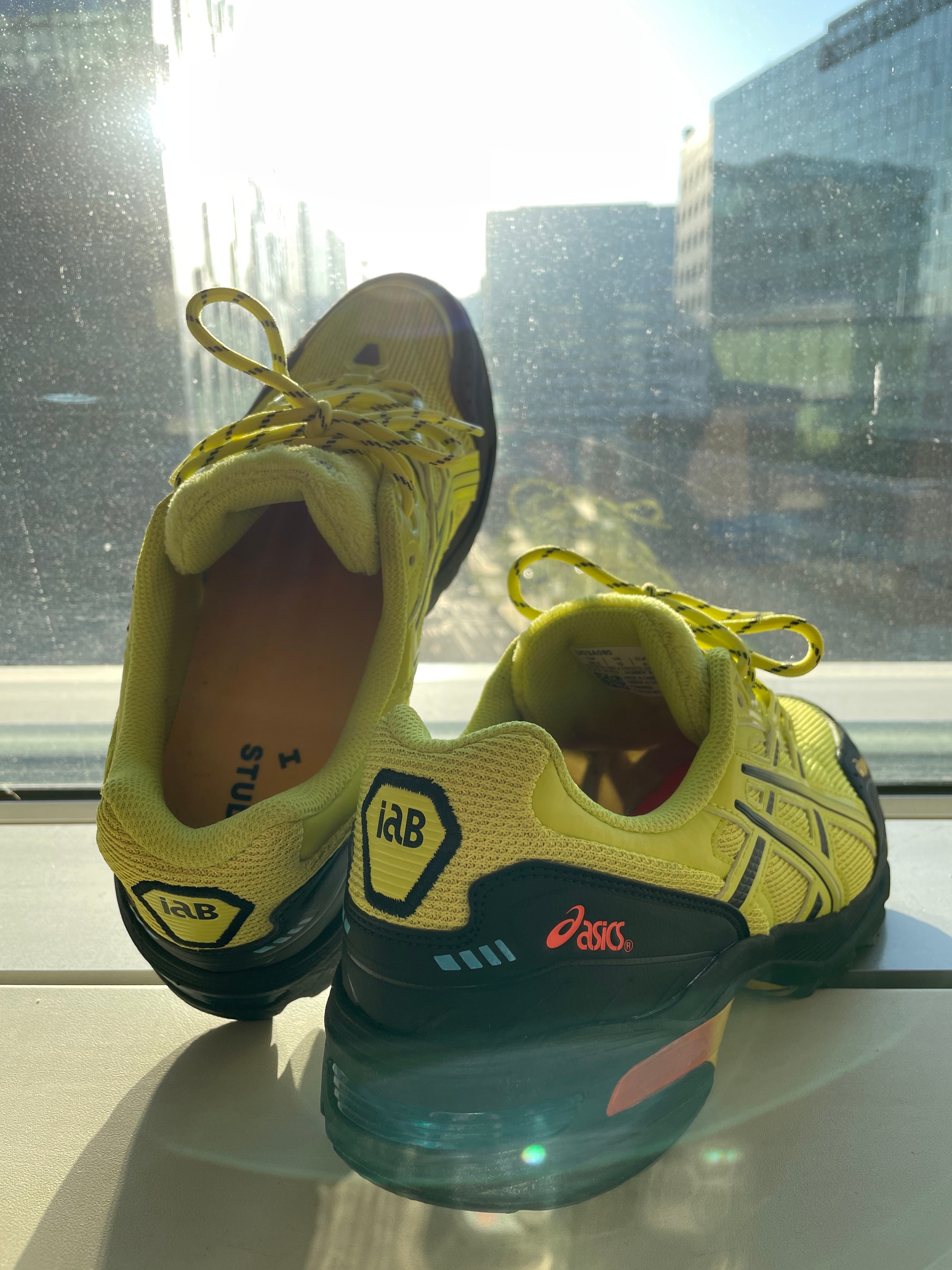 Asics x IAB Studio Gel-1090 Lime 착용 스타일 - 2