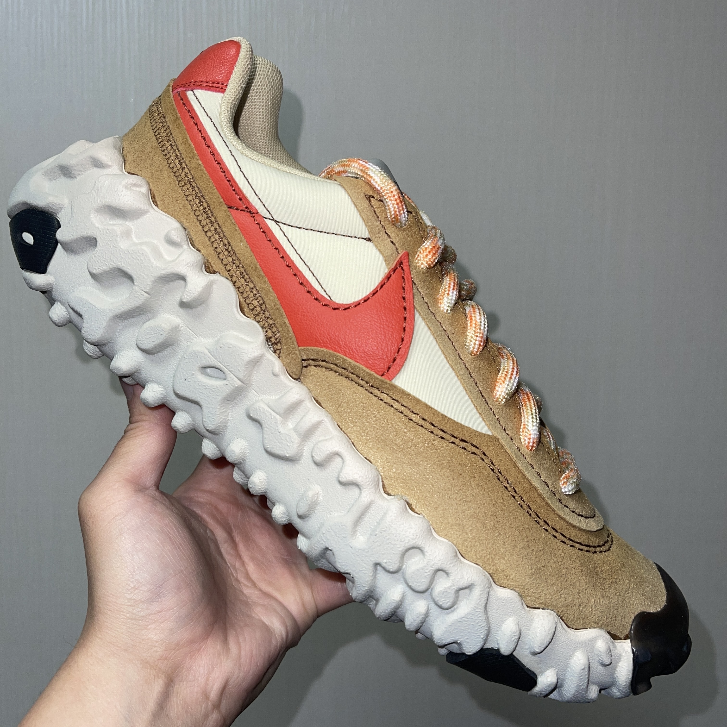 Nike Overbreak SP Fossil 착용 스타일 - 1