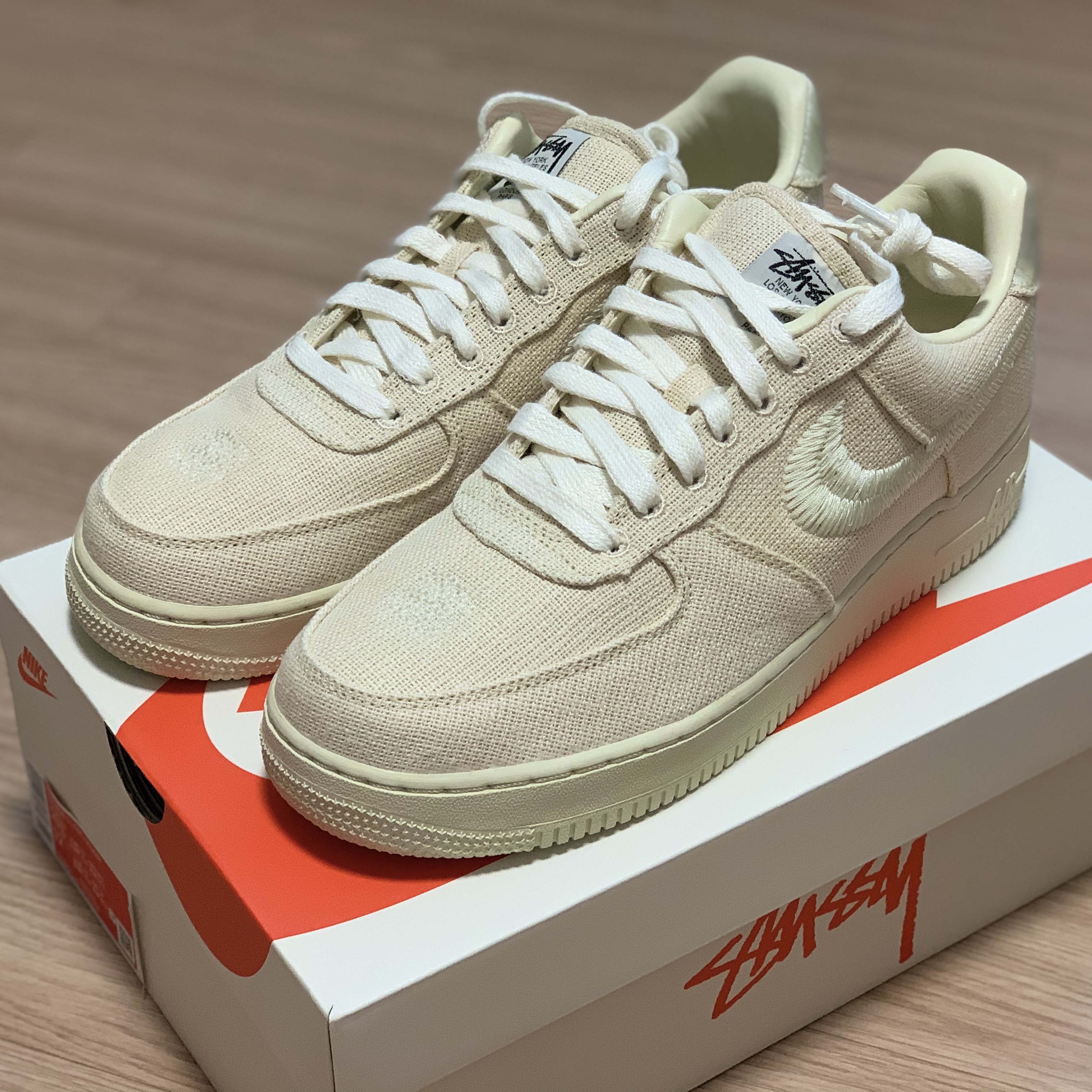 Nike x Stussy Air Force 1 Low Fossil 착용 스타일