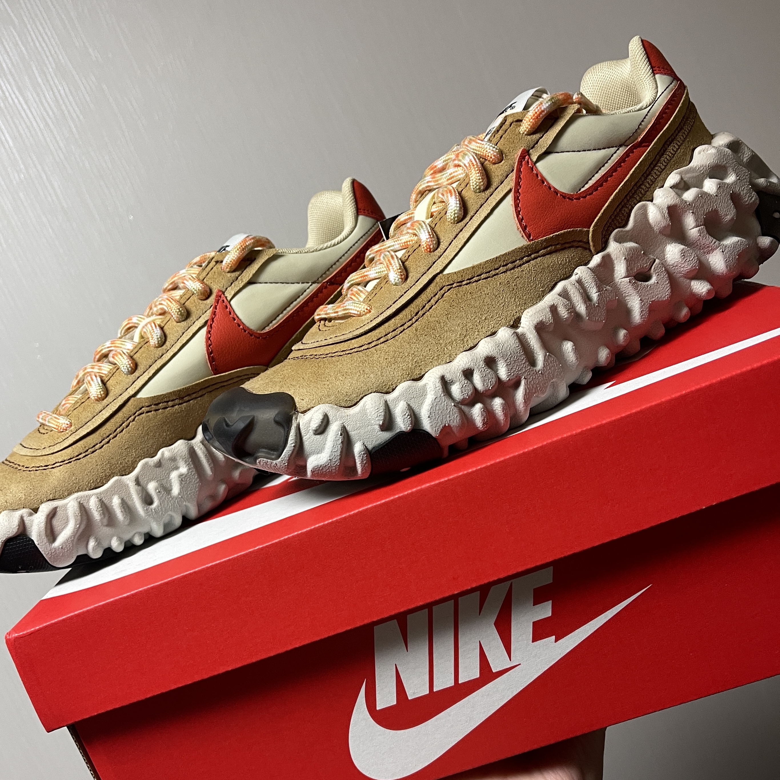 Nike Overbreak SP Fossil 착용 스타일 - 2