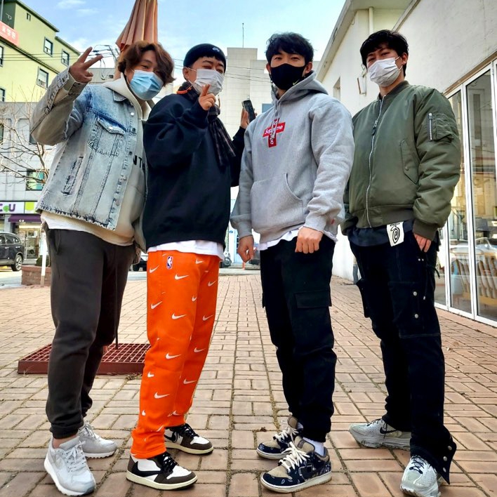 Essentials Knit Hoodie Cream - 20FW, Nike x Fear of God Air Skylon 2 Light Bone 착용 스타일 - 1