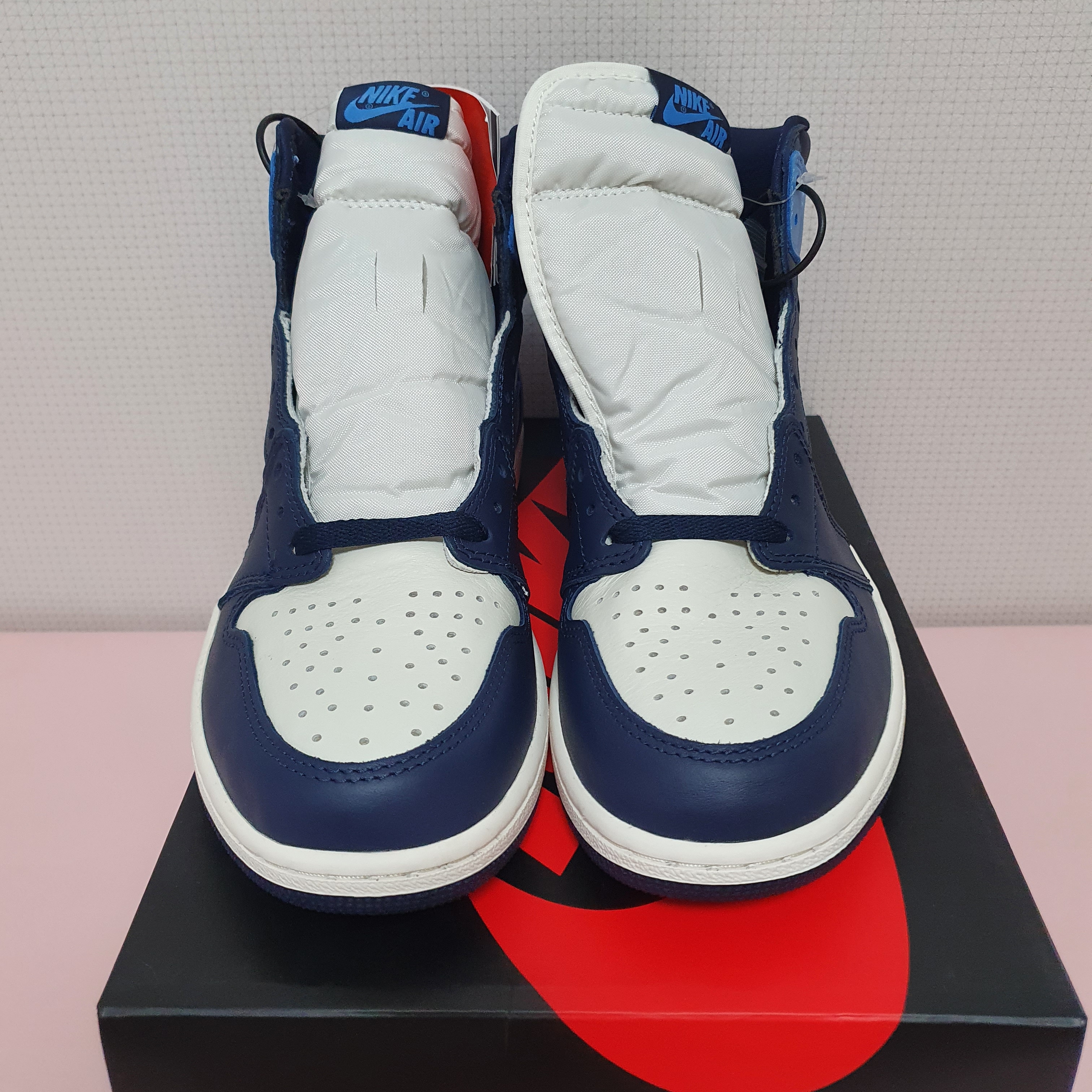 Jordan 1 Retro High Obsidian UNC 착용 스타일 - 3