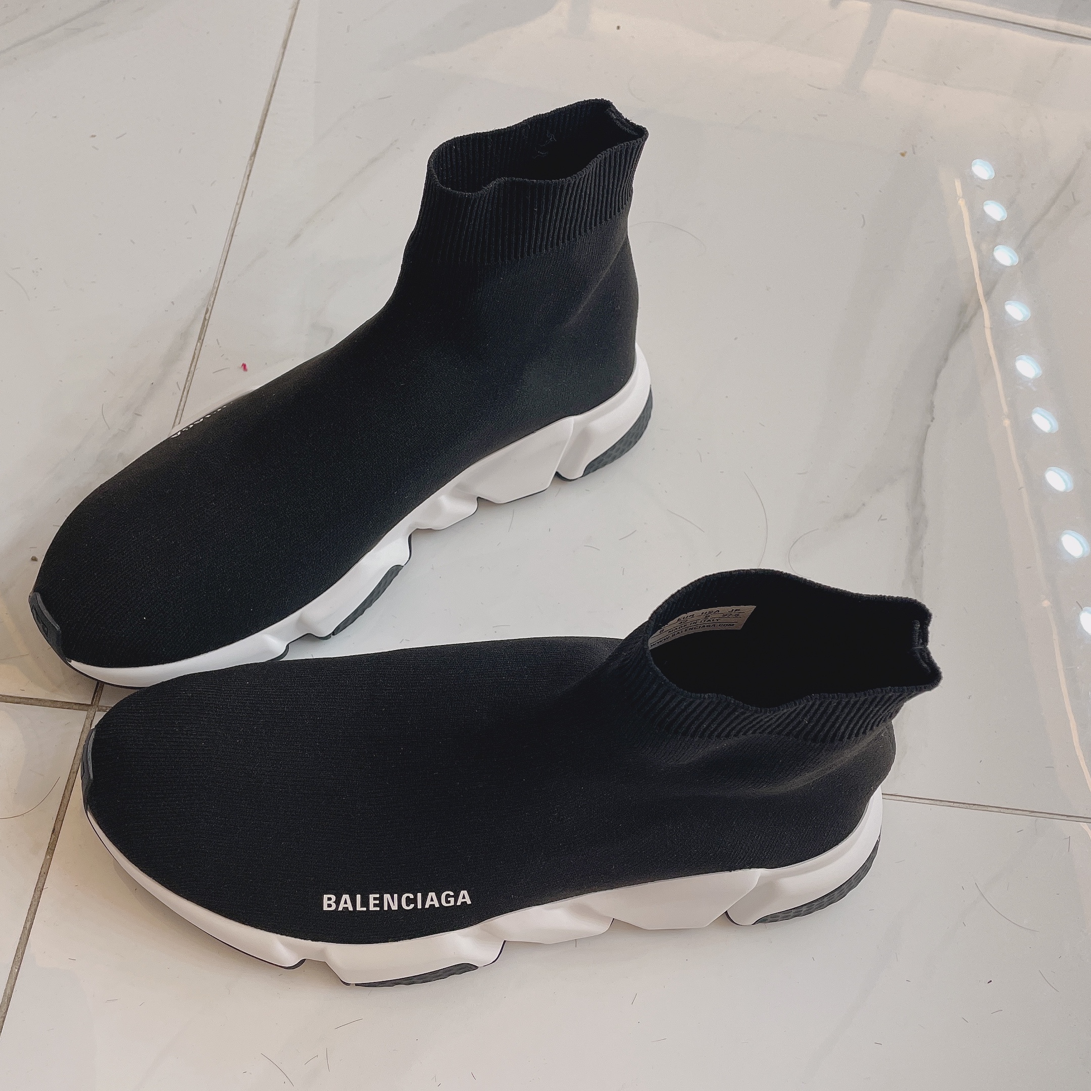 Balenciaga Speed Trainer Black White 2020 착용 스타일 - 1