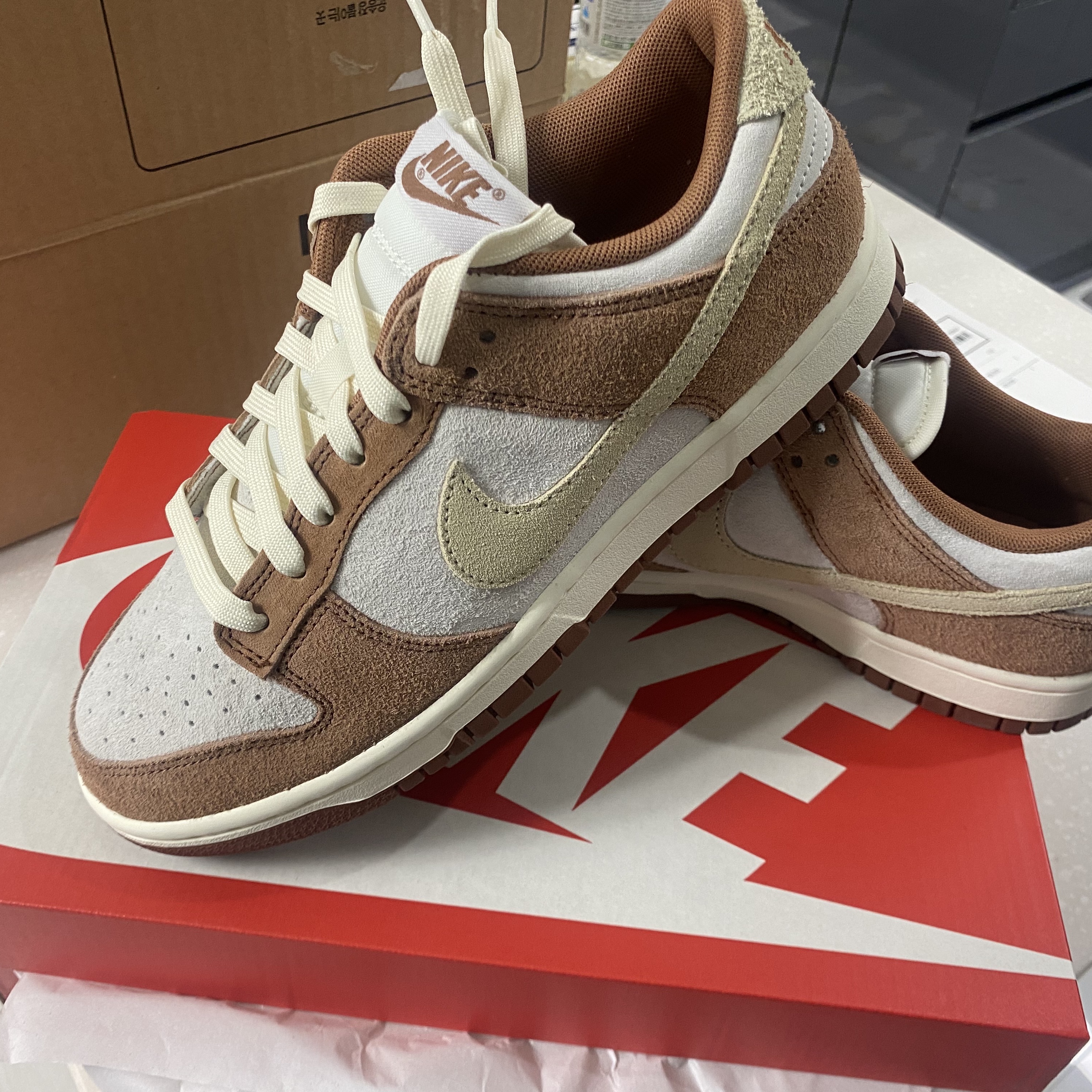 Nike Dunk Low Pro Premium Medium Curry 착용 스타일