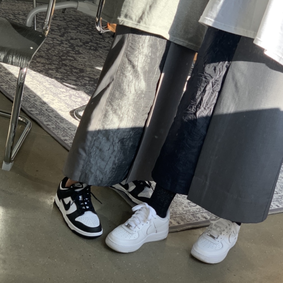 (W) Nike Dunk Low Black, Nike Air Force 1 '07 Low White 착용 스타일