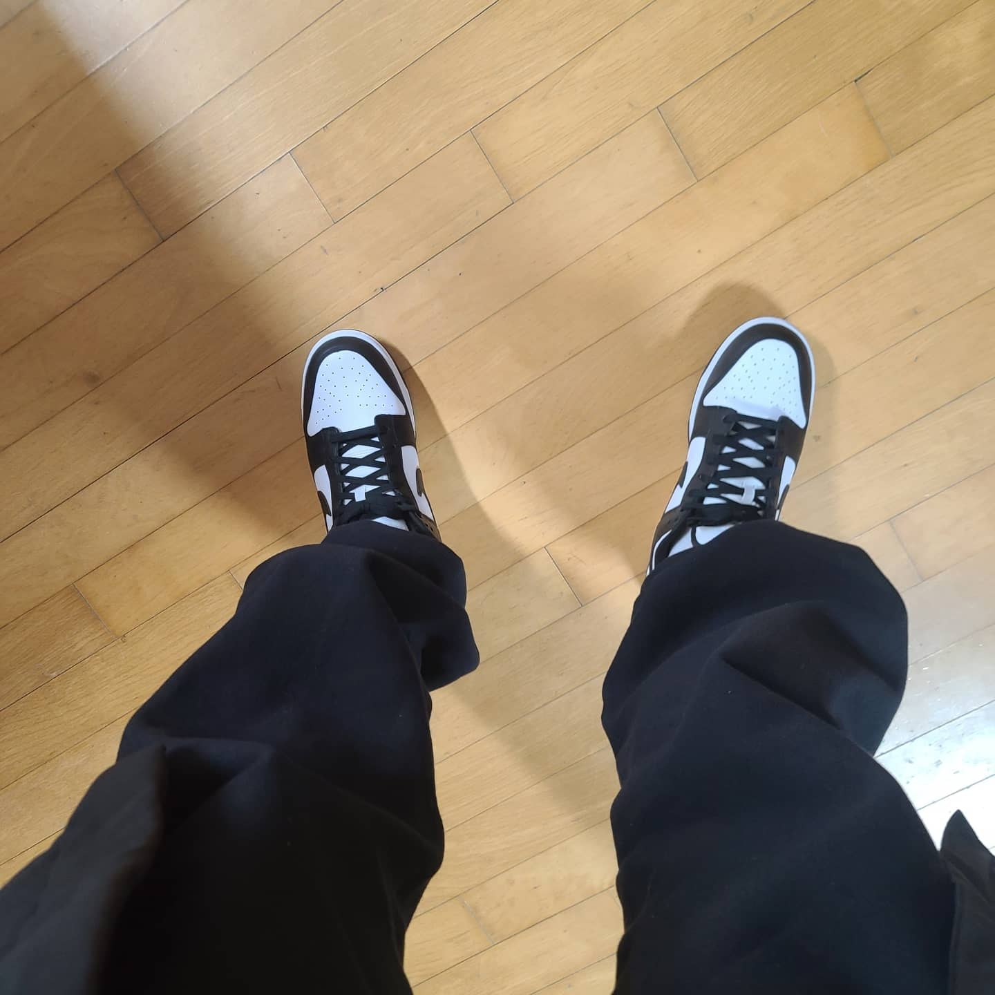 Nike Dunk Low Retro Black 착용 스타일