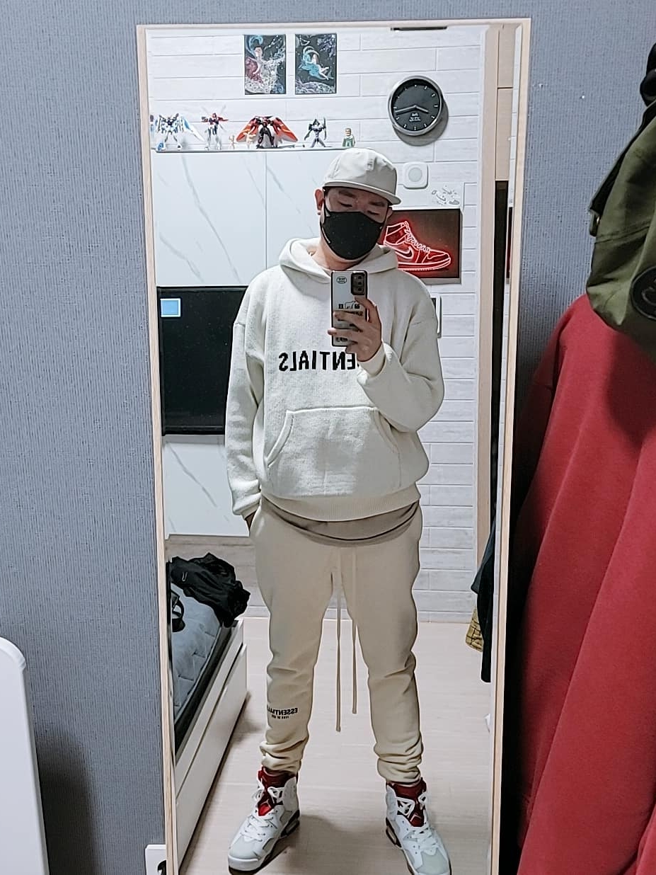 Essentials Knit Hoodie Cream - 20FW, Essentials Sweatpants Buttercream 2020 착용 스타일 - 3