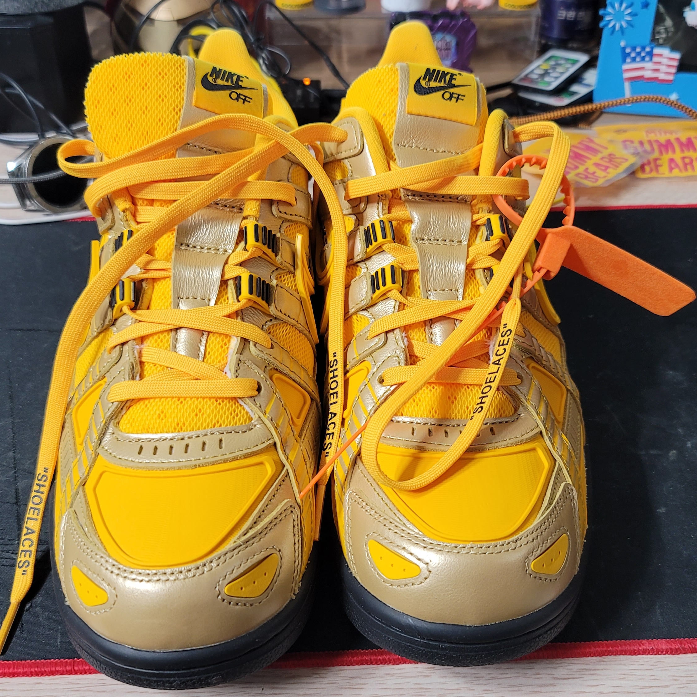 Nike x Off-White Air Rubber Dunk University Gold 착용 스타일 - 4