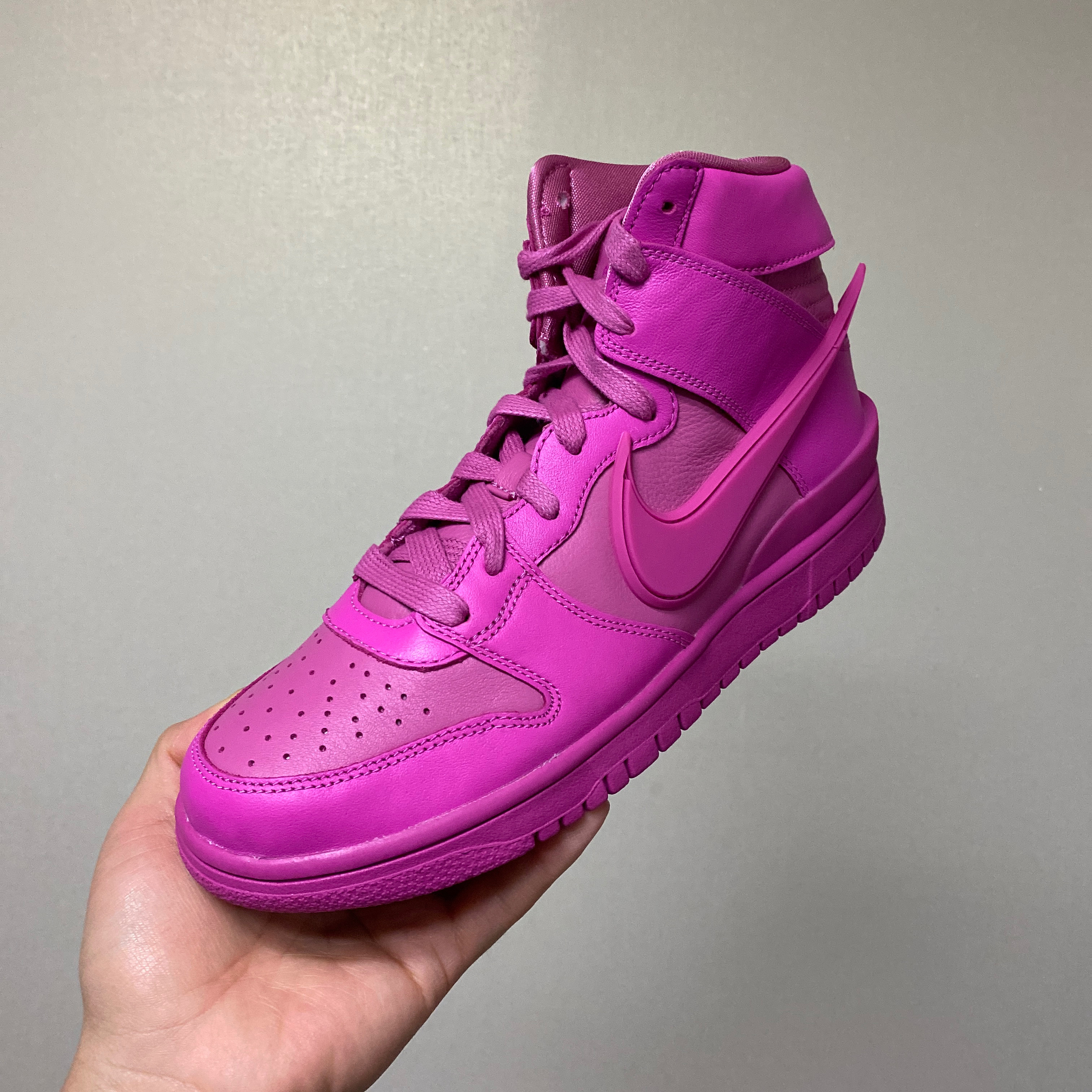 Nike x Ambush Dunk High Black, Nike x Ambush Dunk High Cosmic Fuchsia 착용 스타일 - 2