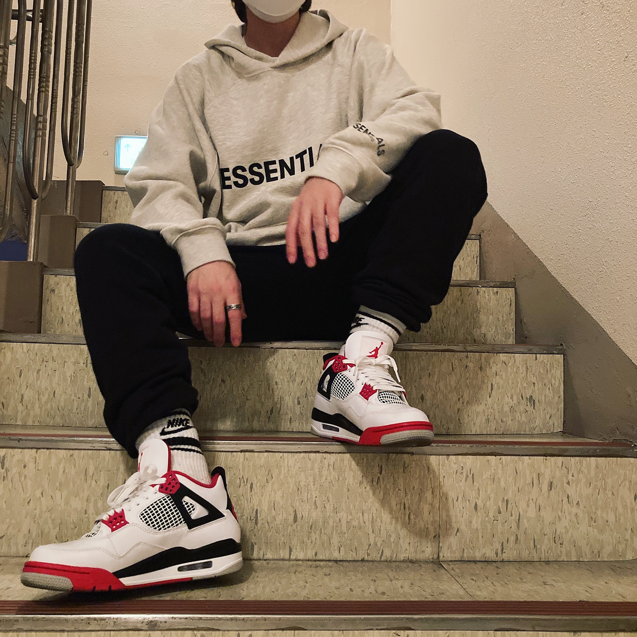 Essentials 3D Silicon Applique Pullover Hoodie Oatmeal/Oatmeal Heather/Light Heather Oatmeal 2020, Jordan 4 Retro OG Fire Red 2020 착용 스타일