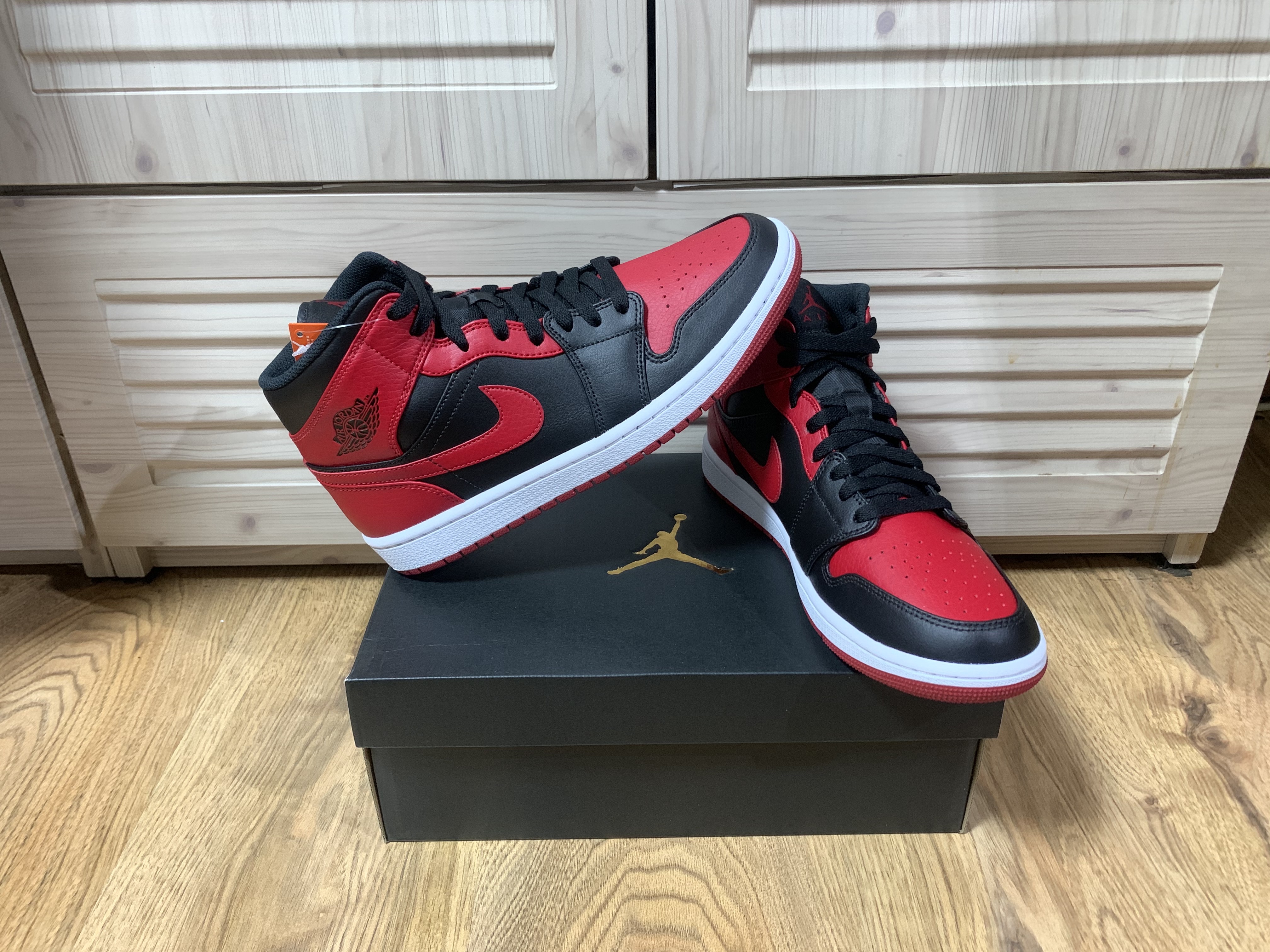 Jordan 1 Mid Bred Banned 2020 착용 스타일