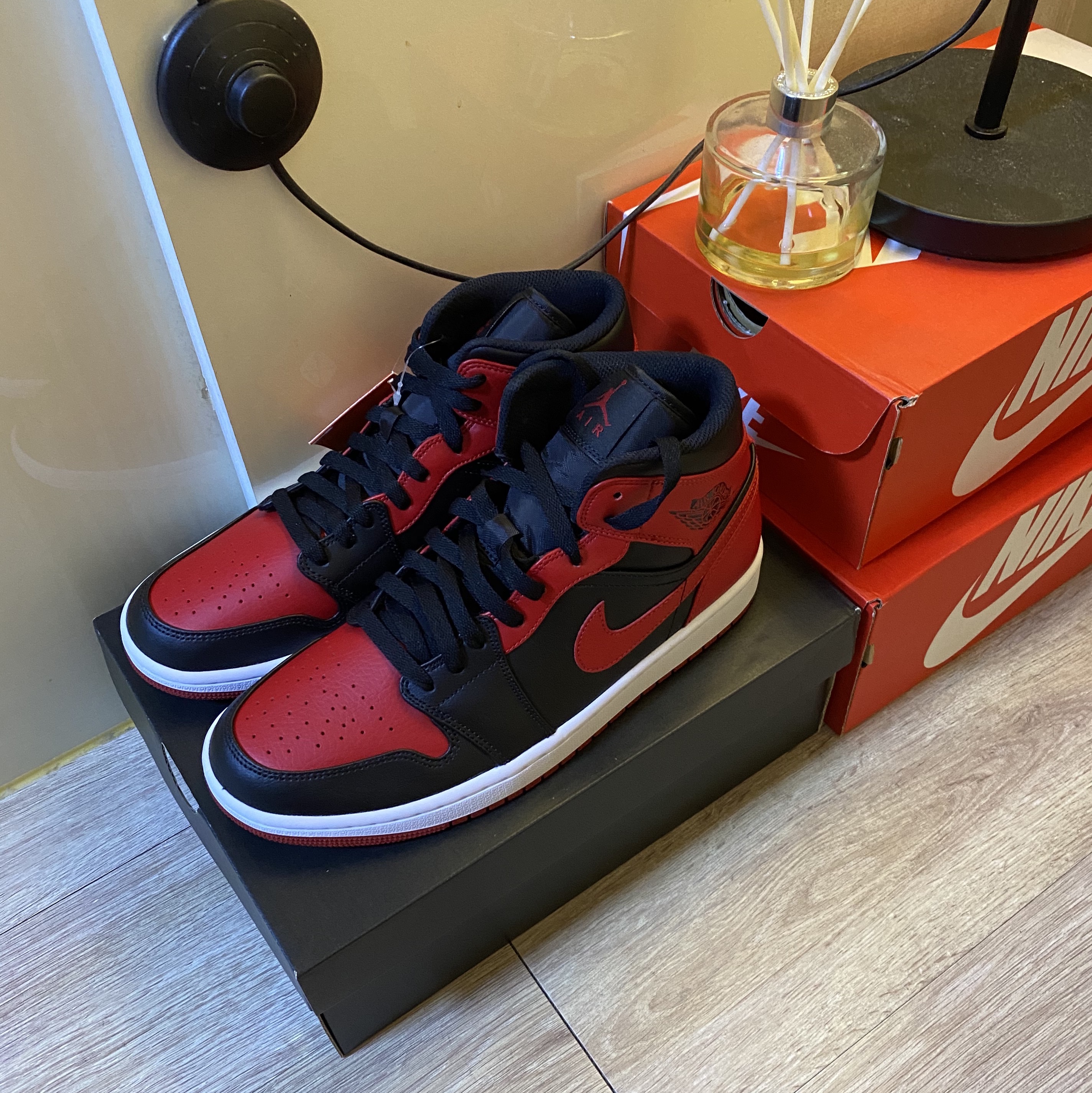 Jordan 1 Mid Bred Banned 2020 착용 스타일