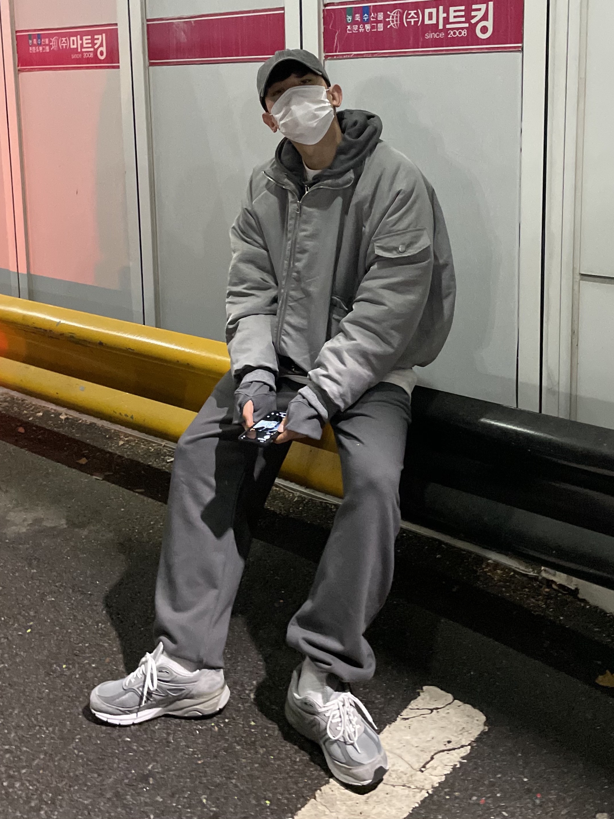 New Balance 990v5 Made in USA Grey - D Standard 착용 스타일