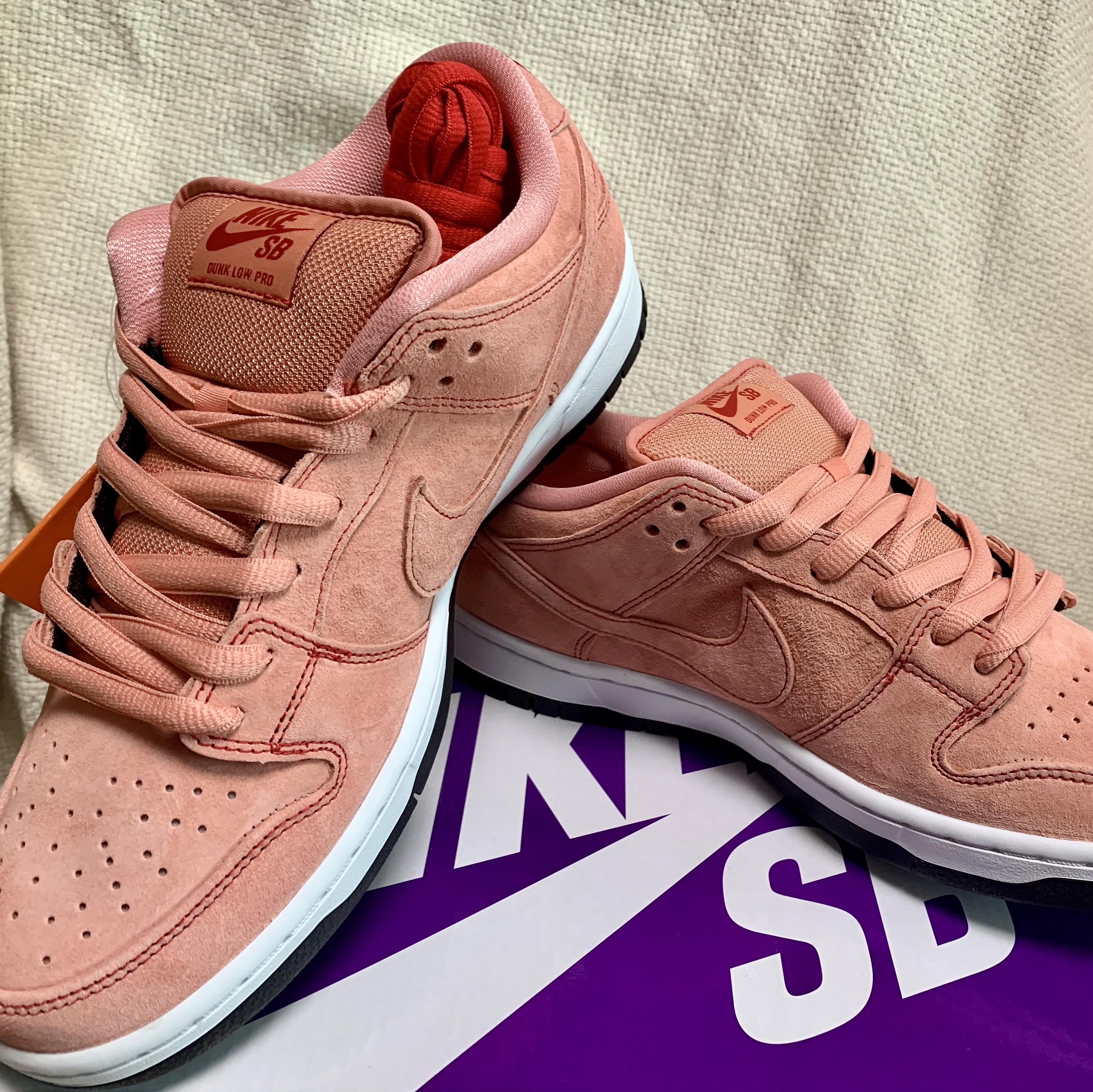 Nike SB Dunk Low Pro Pink Pig 착용 스타일