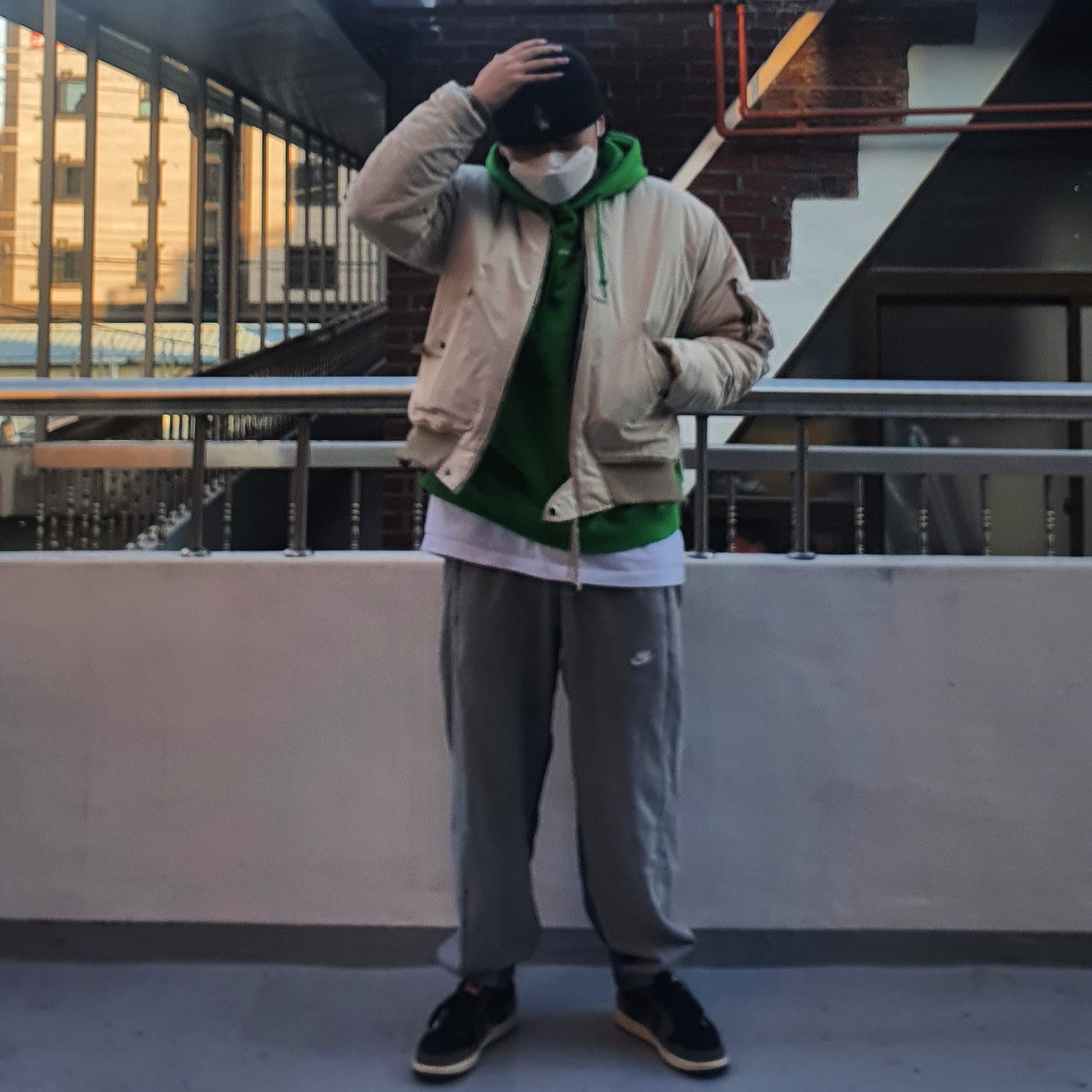 Jordan 1 x Travis Scott Retro Low OG SP Mocha 착용 스타일