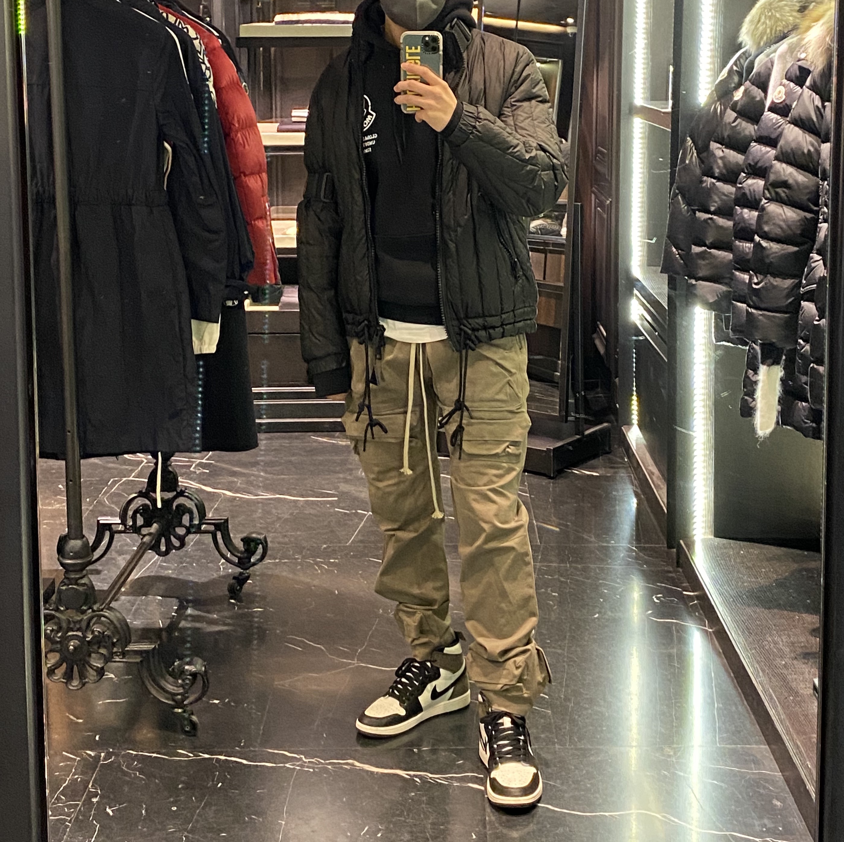 Jordan 1 Retro High OG Black Mocha 착용 스타일