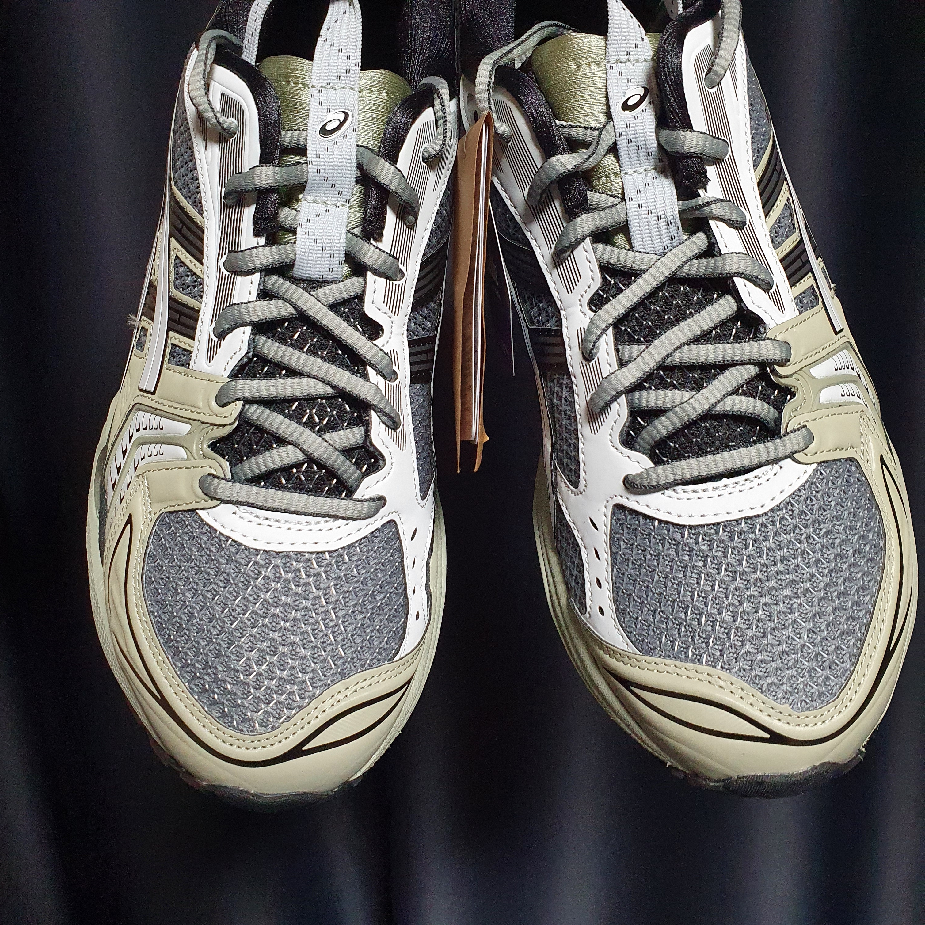 Asics UB1-S Gel-Kayano 14 Piedmont Grey 착용 스타일 - 2
