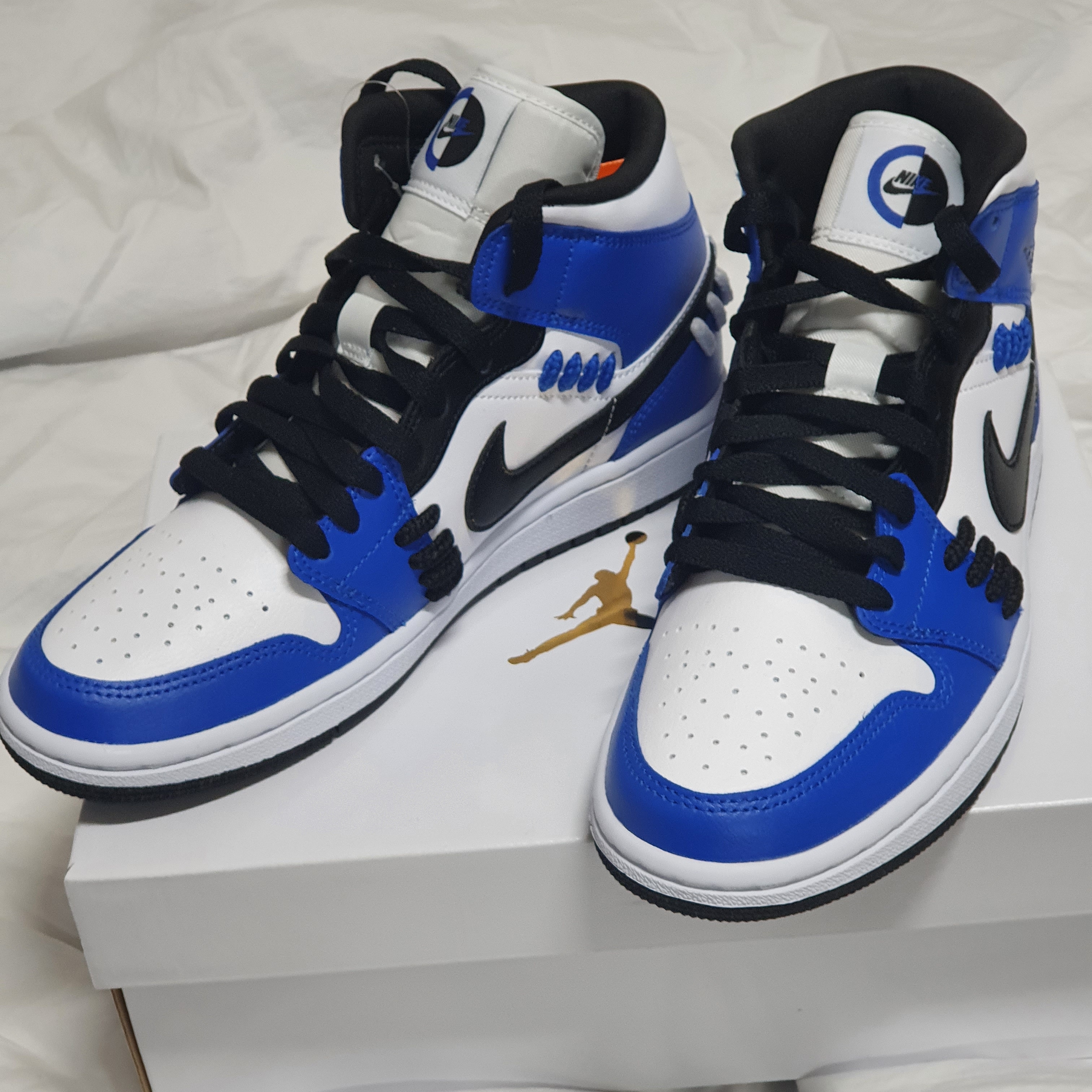 (W) Jordan 1 Mid SE Sisterhood 착용 스타일 - 1