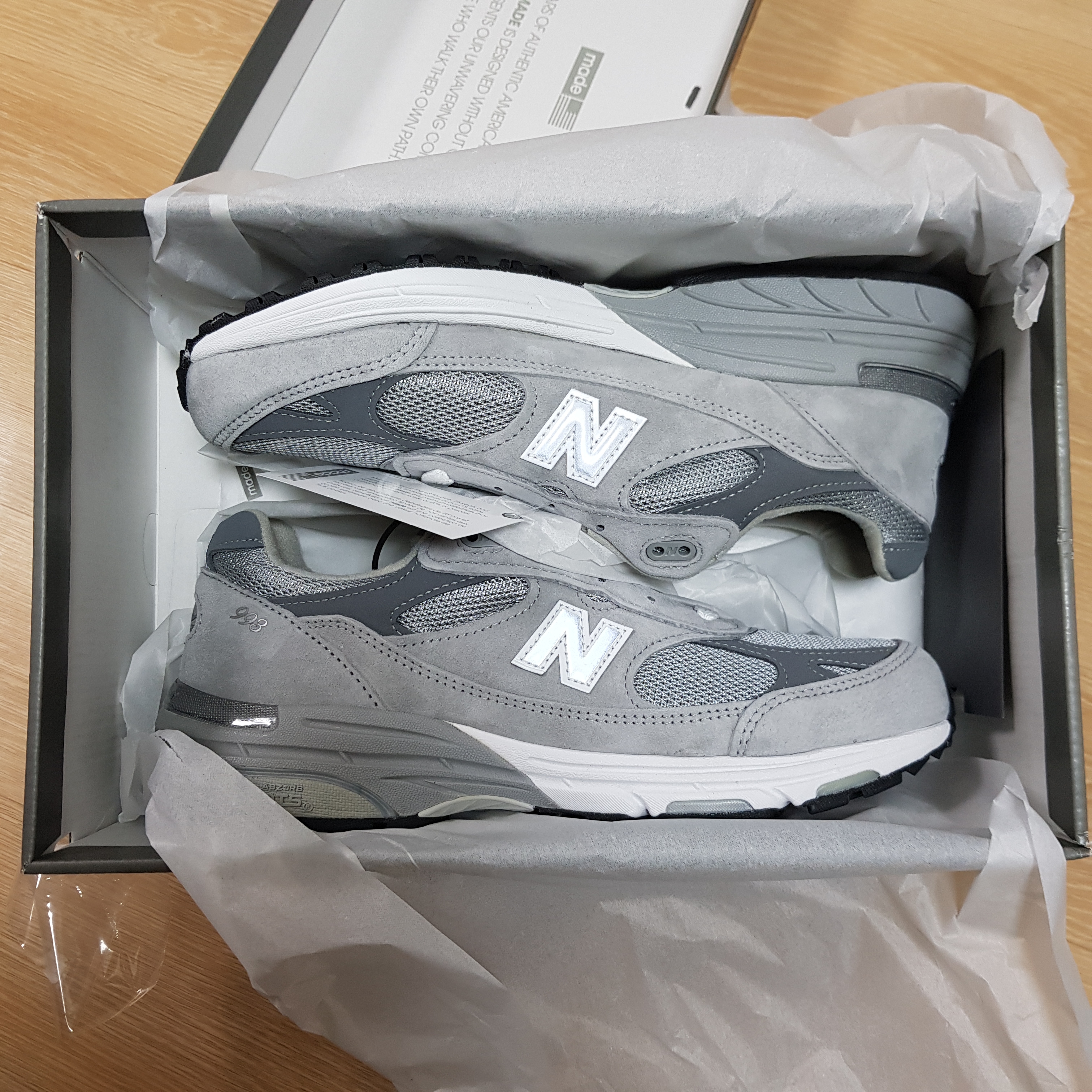 (W) New Balance 993 Made in USA Grey - B Standard 착용 스타일