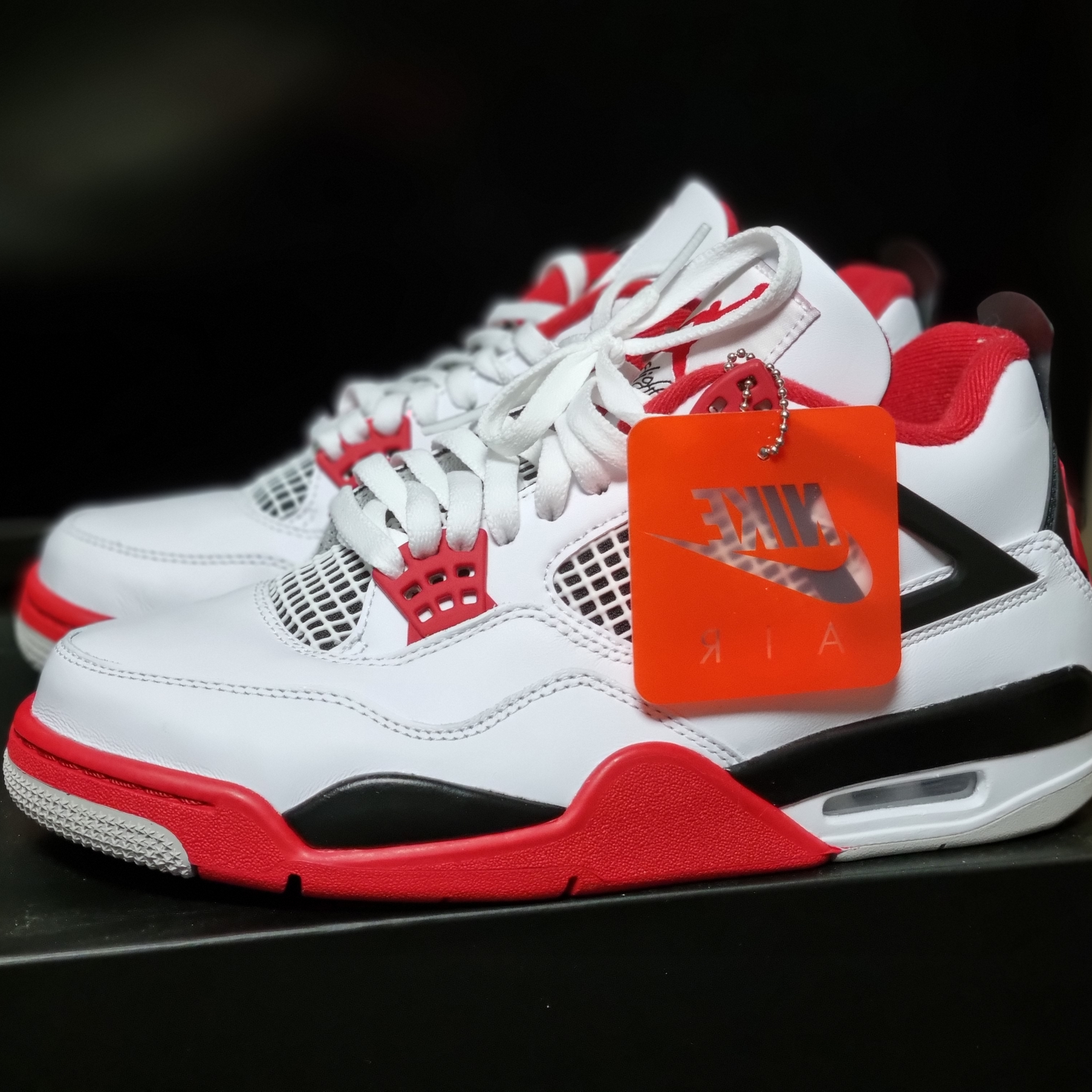 Jordan 4 Retro OG Fire Red 2020 착용 스타일