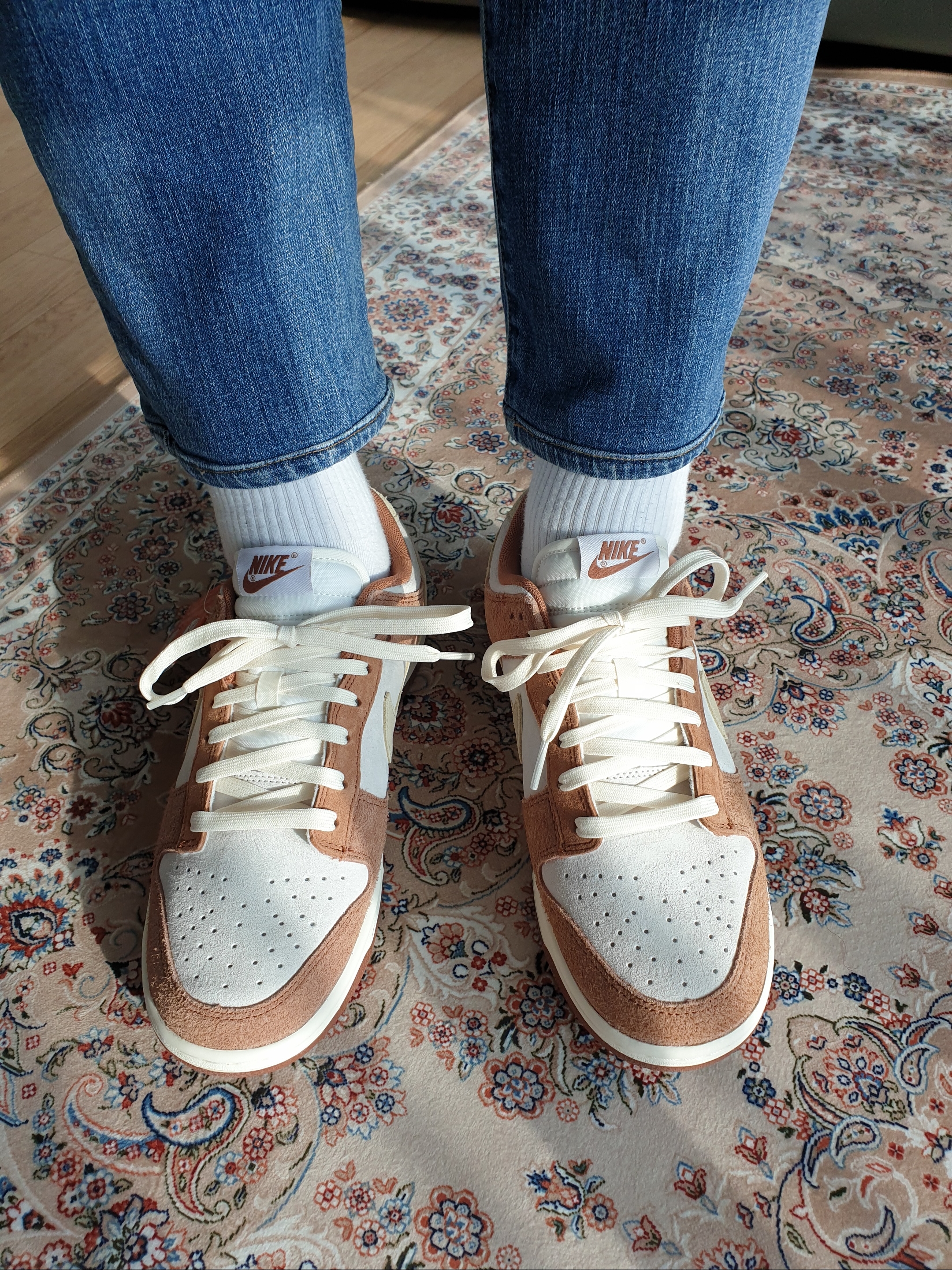 Nike Dunk Low Pro Premium Medium Curry 착용 스타일