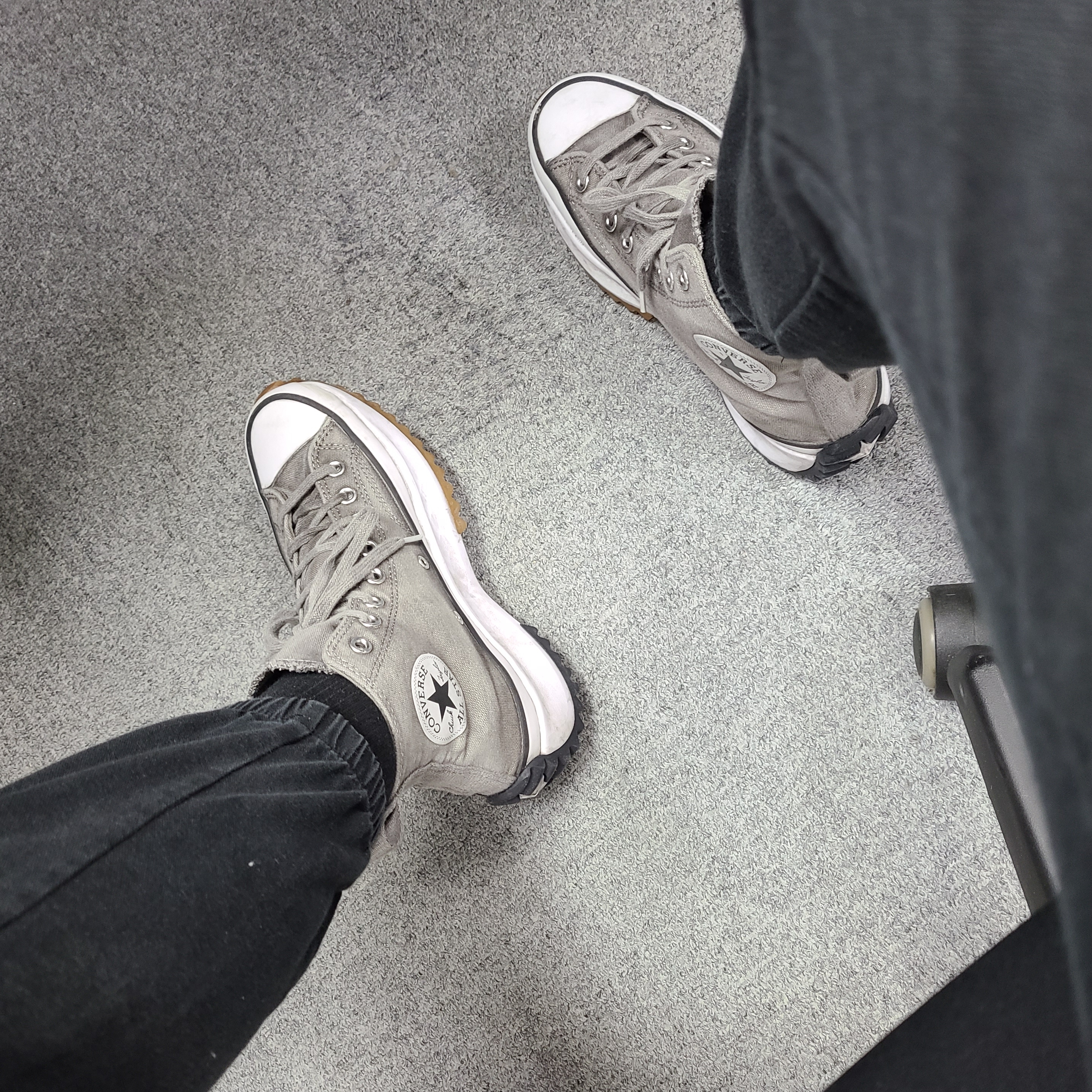 Converse Run Star Hike Hi Smoke 착용 스타일