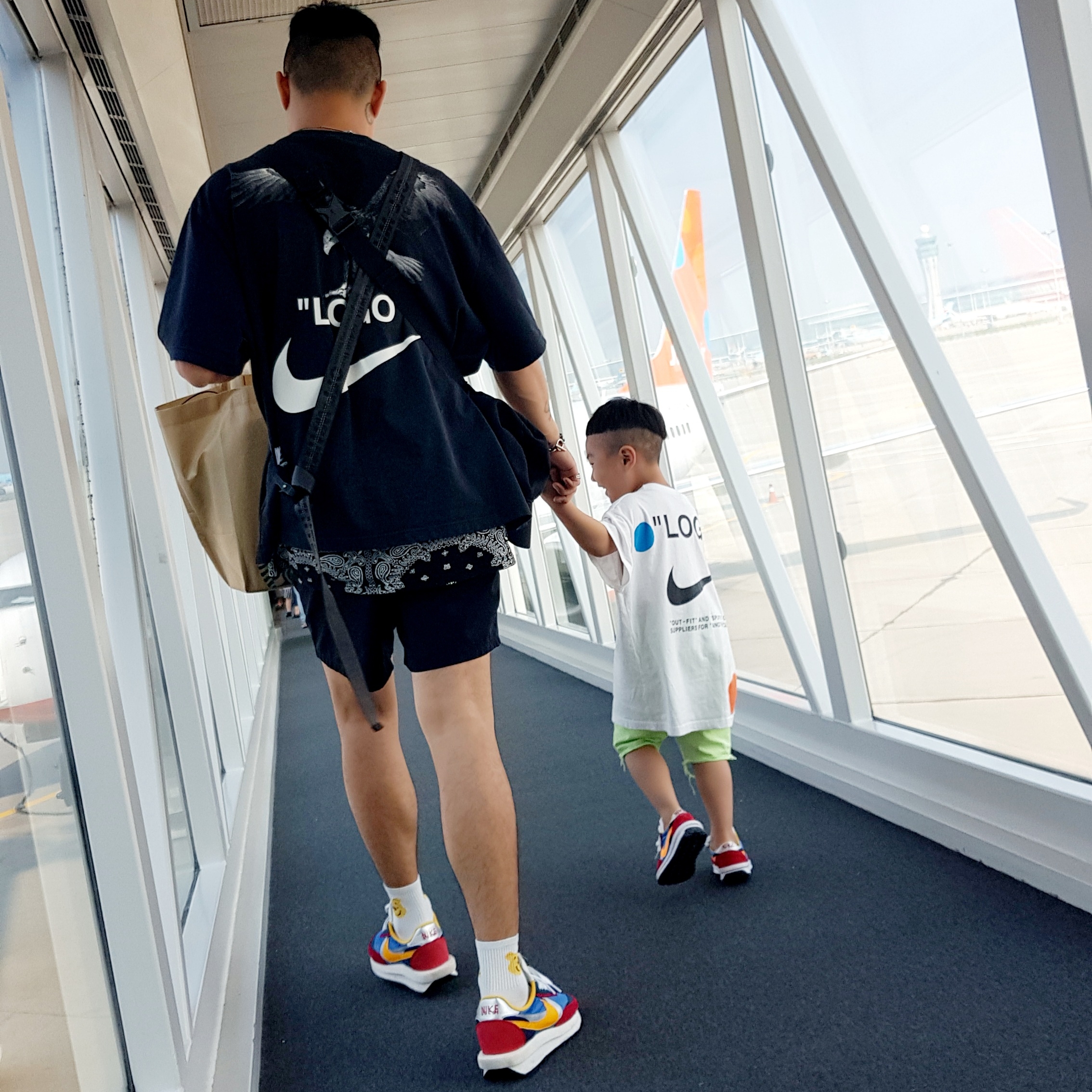 Nike x Sacai LDWaffle Blue Multi, Nike x Off-White Mercurial NRG X T-Shirt Black 착용 스타일