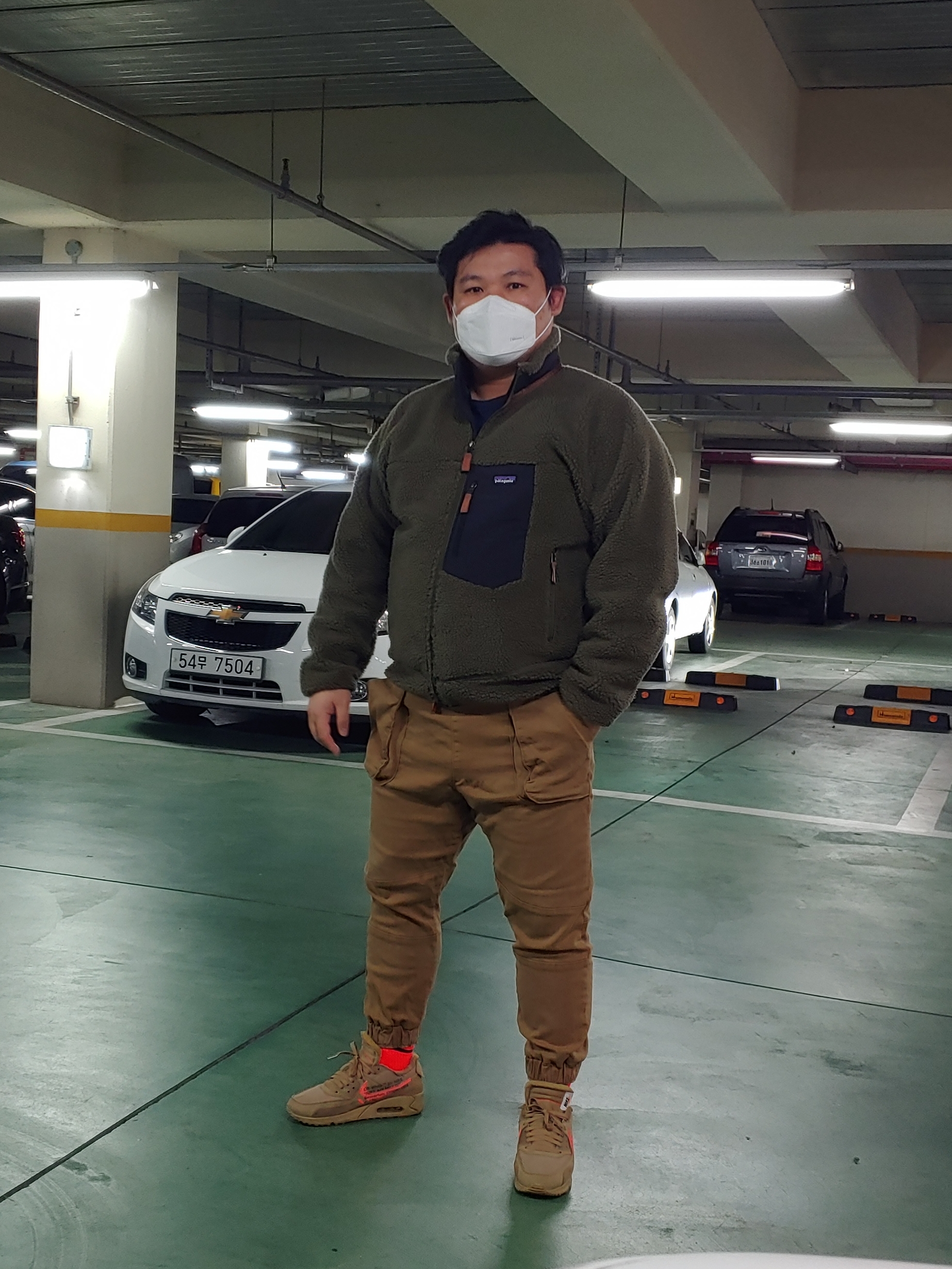 Nike x Off-White Air Max 90 V2 Desert Ore 착용 스타일