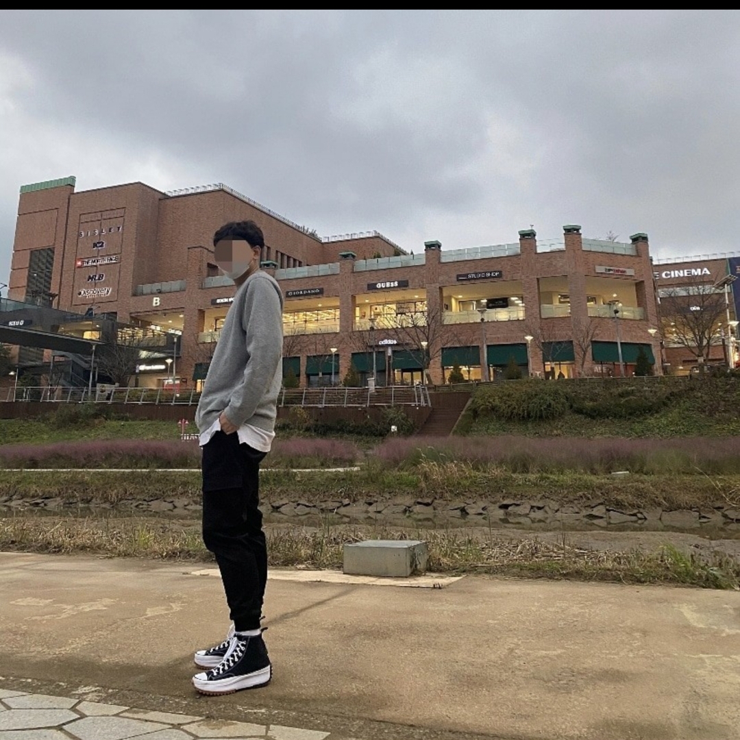 Converse Run Star Hike Hi Black White Gum 착용 스타일
