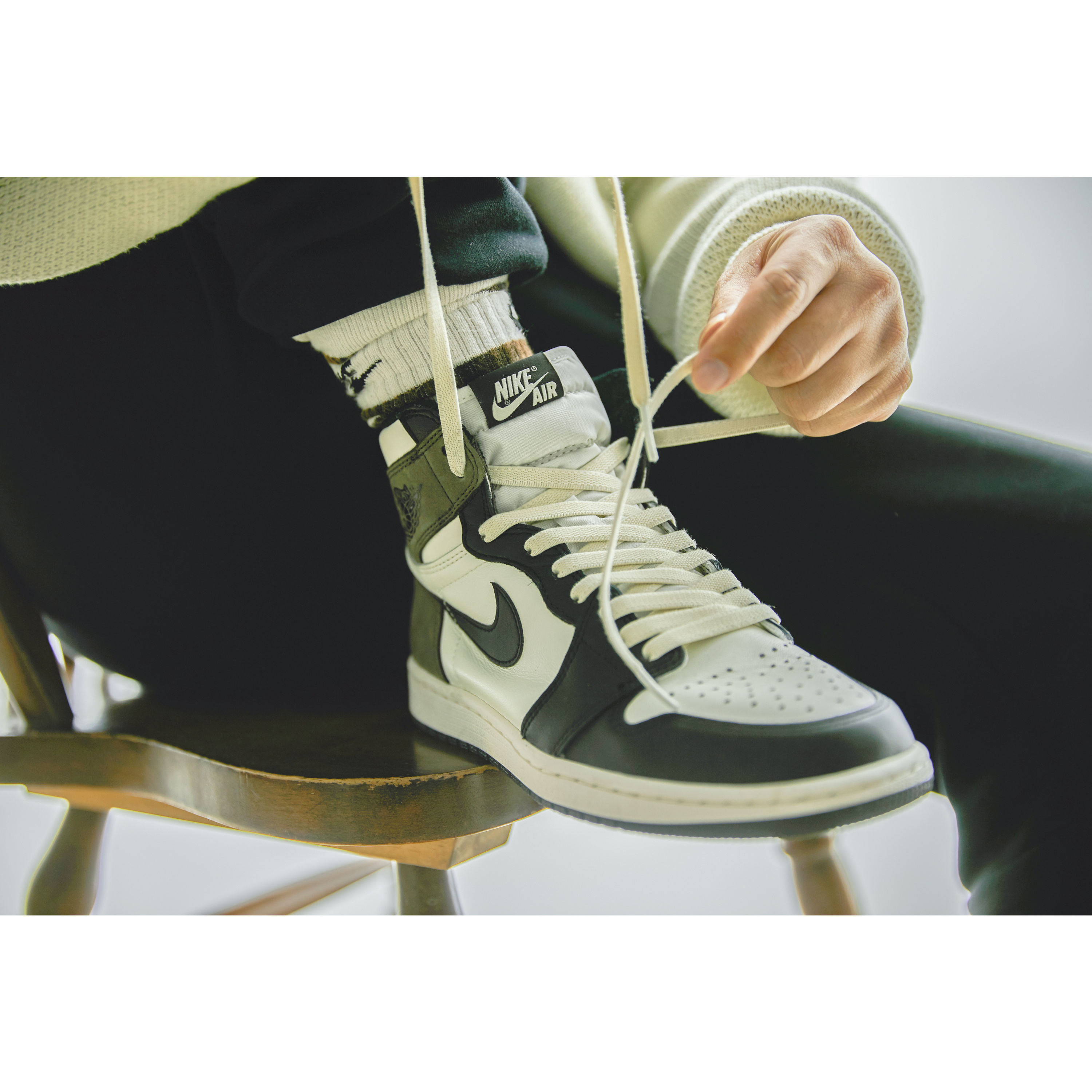 Jordan 1 Retro High OG Black Mocha, Essentials Knit Hoodie Cream - 20FW 착용 스타일 - 2