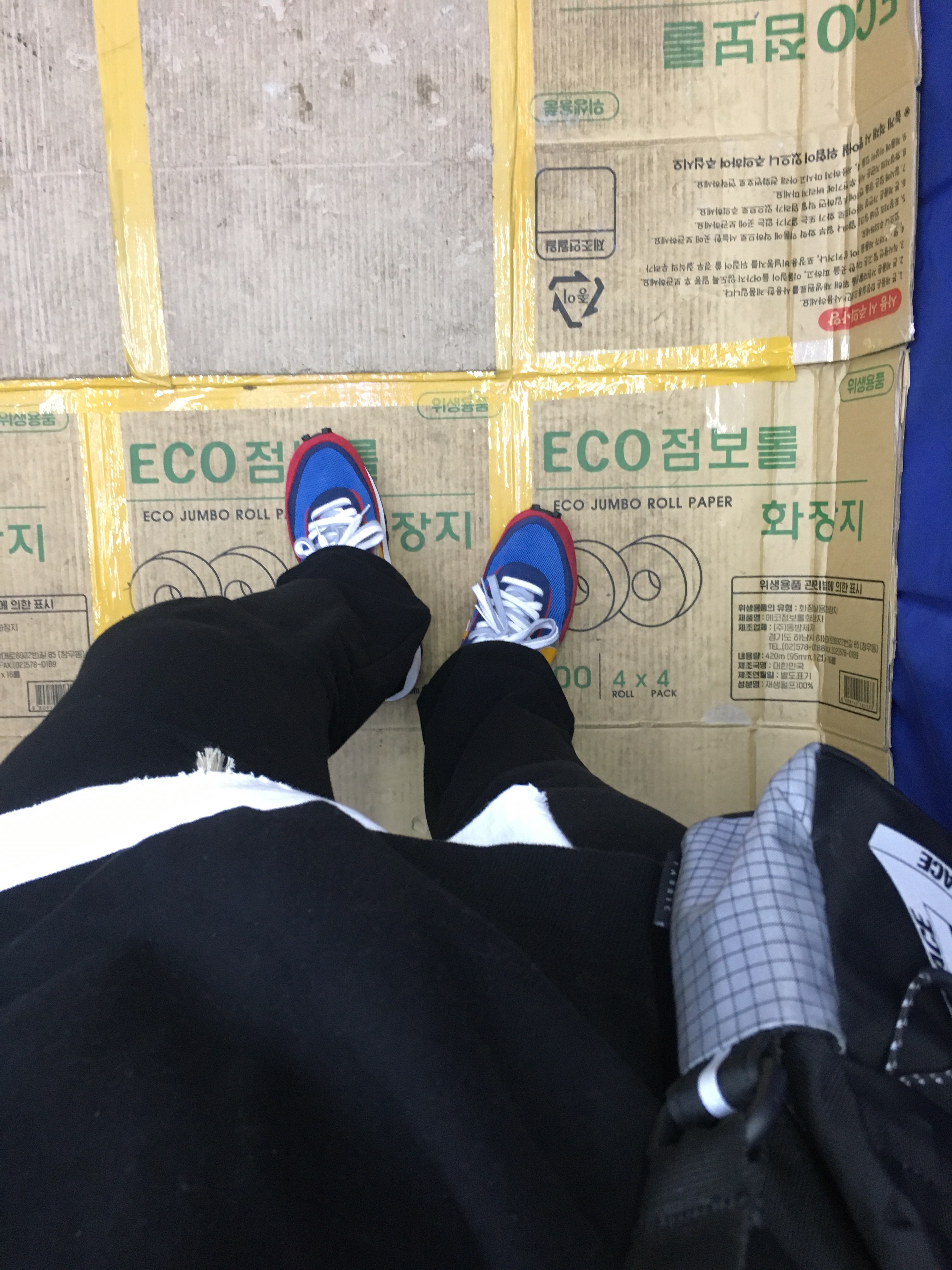 Nike x Sacai LDWaffle Blue Multi 착용 스타일