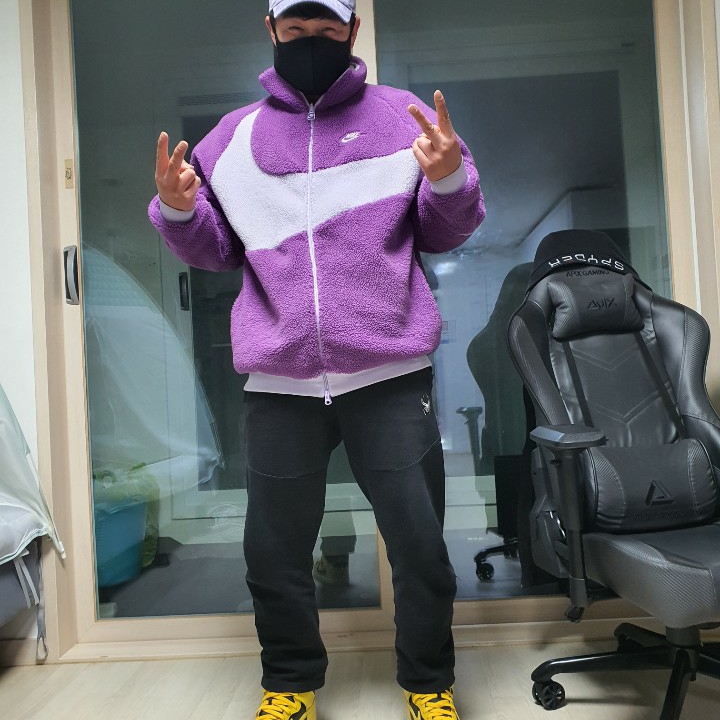 Nike Dunk High SP Varsity Maize, Nike Big Swoosh Full Zip Jacket Purple Violet 착용 스타일