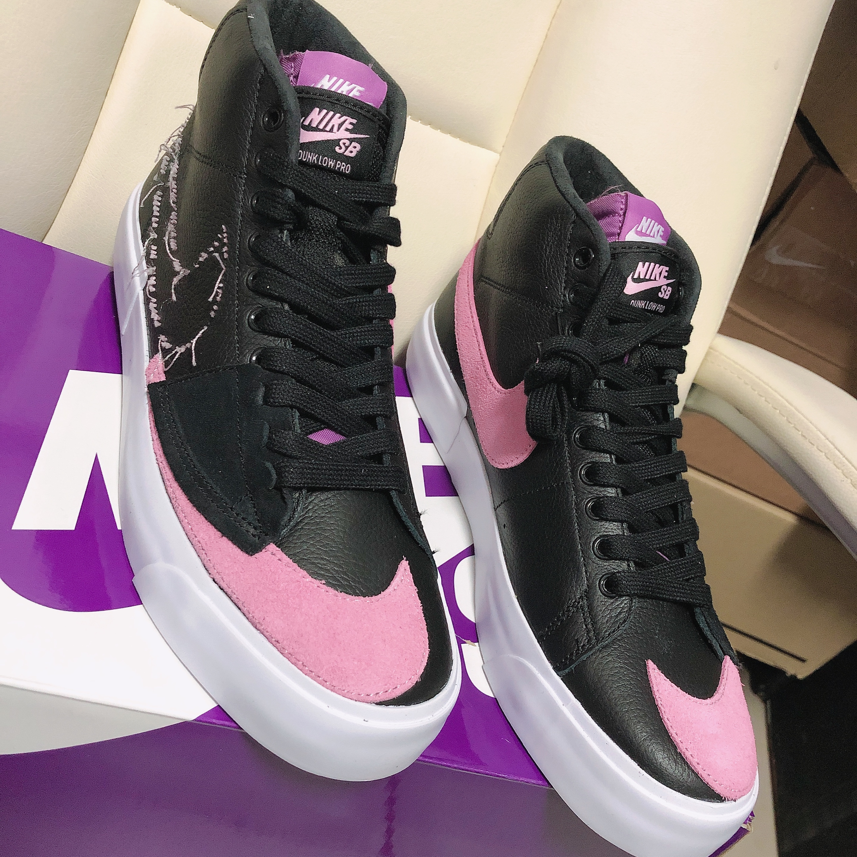 Nike SB Zoom Blazer Mid Edge Black Pink 착용 스타일 - 2