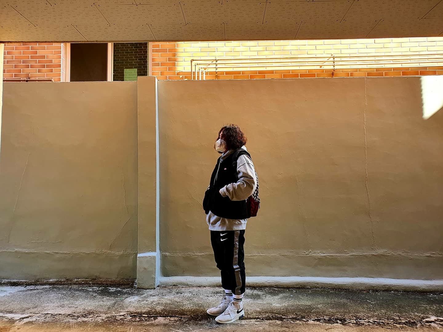 Nike x Fear of God Air Fear of God Raid Light Bone 착용 스타일