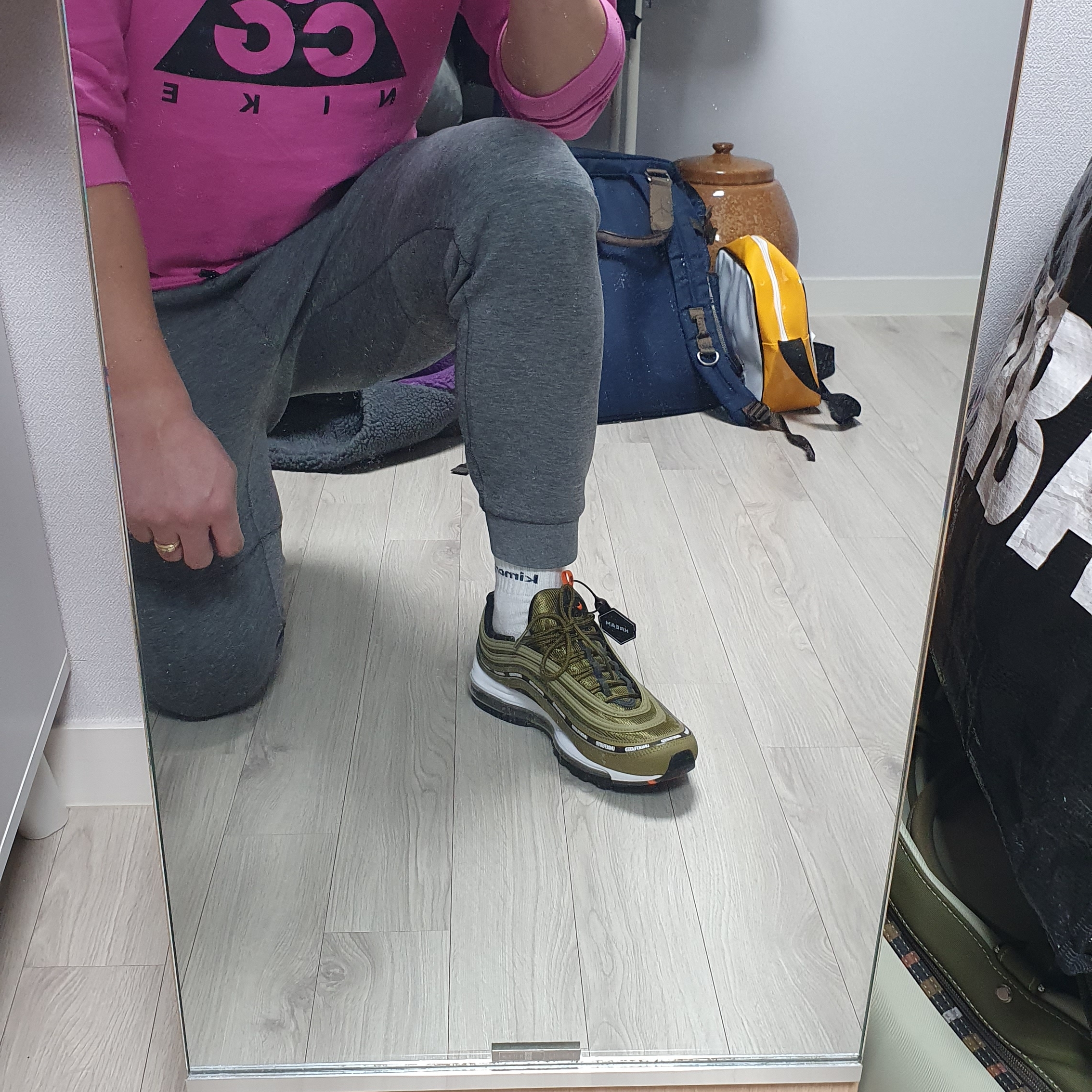 Nike x Undefeated Air Max 97 Militia Green 착용 스타일