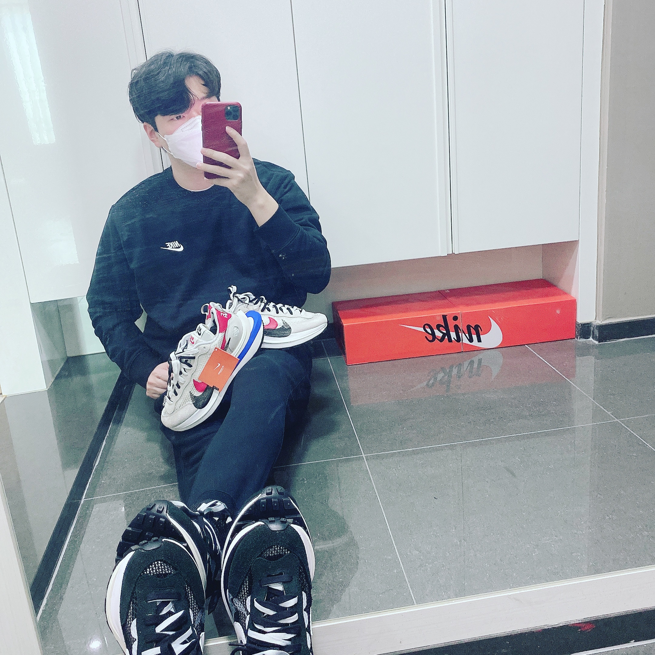 Nike x Sacai VaporWaffle Black White, Nike x Sacai VaporWaffle Royal Fuchsia 착용 스타일