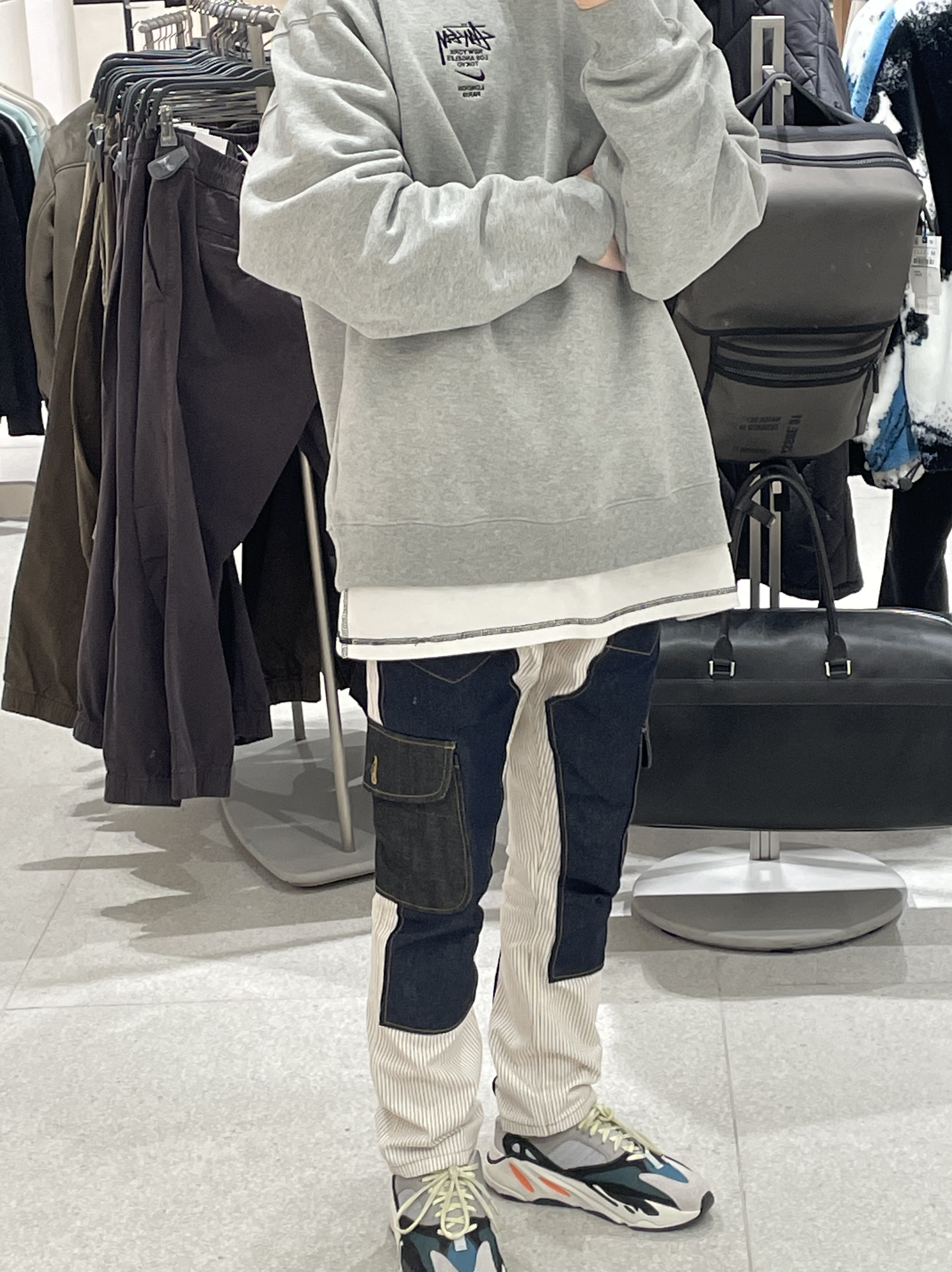 Nike x Stussy NRG ZR Fleece Crewneck Heather Grey - US/EU, Adidas Yeezy Boost 700 Wave Runner Solid Grey 2017/2019 착용 스타일