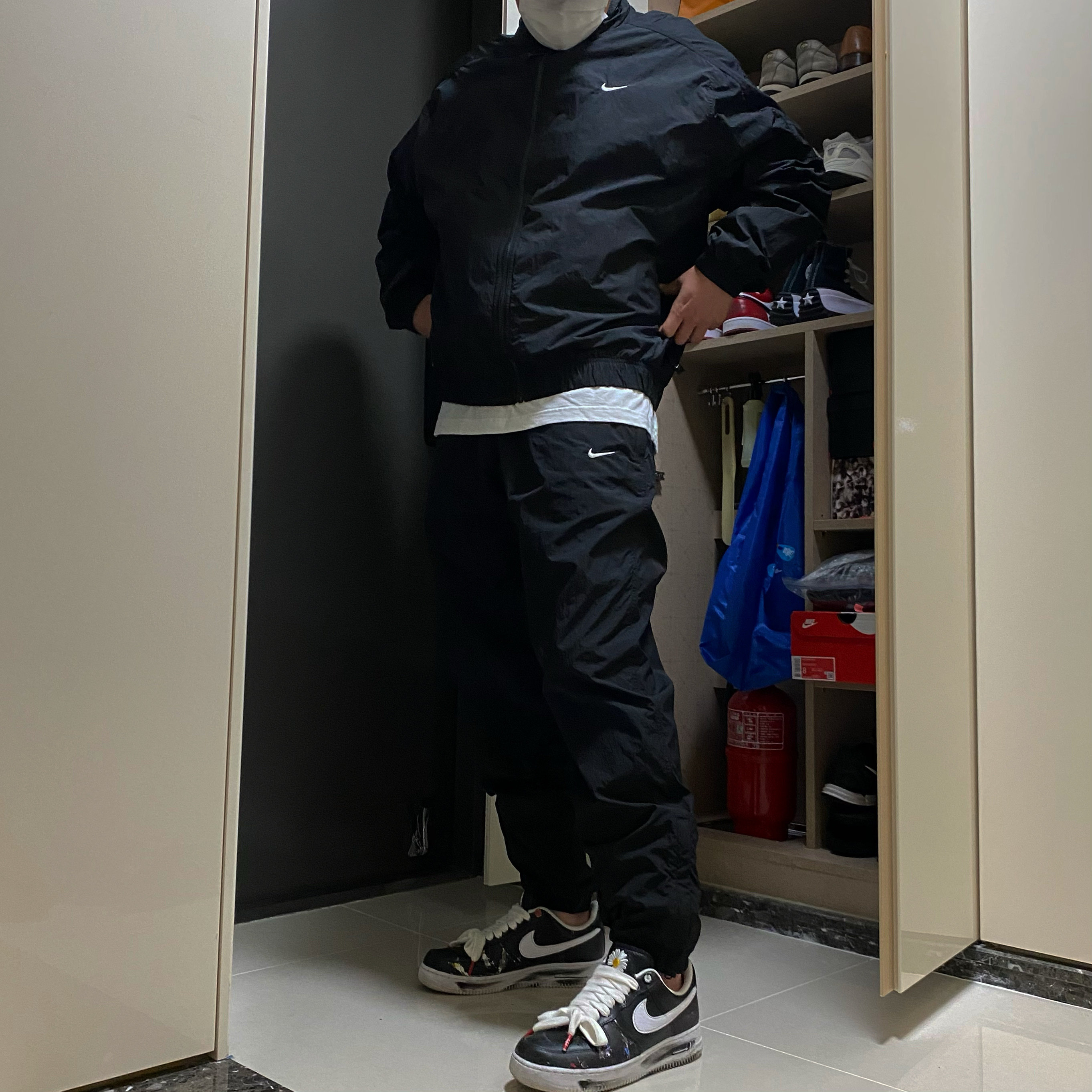 Nike x Peaceminusone Air Force 1 Low Para-Noise, Nike M NRG Track Jacket Black 착용 스타일