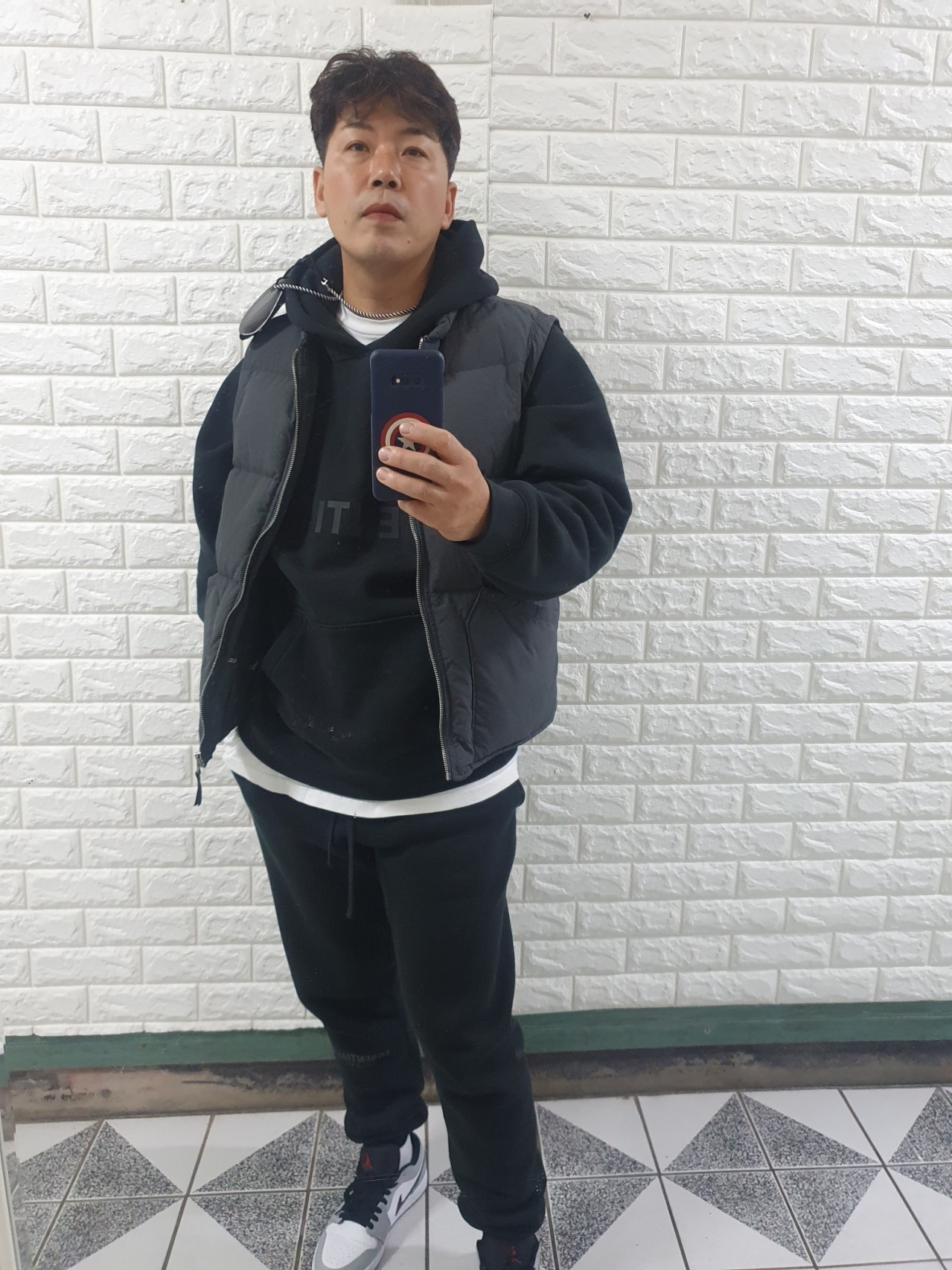 Essentials Sweatpants Dark Slate/Black 2020, Essentials 3D Silicon Applique Pullover Hoodie Dark Slate/Black 2020 착용 스타일