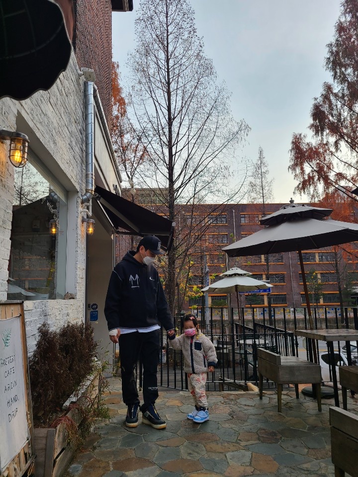 Nike x Off-White NRG RU Hoodie, Nike x Travis Scott Air Force 1 Low Cactus Jack 착용 스타일 - 1