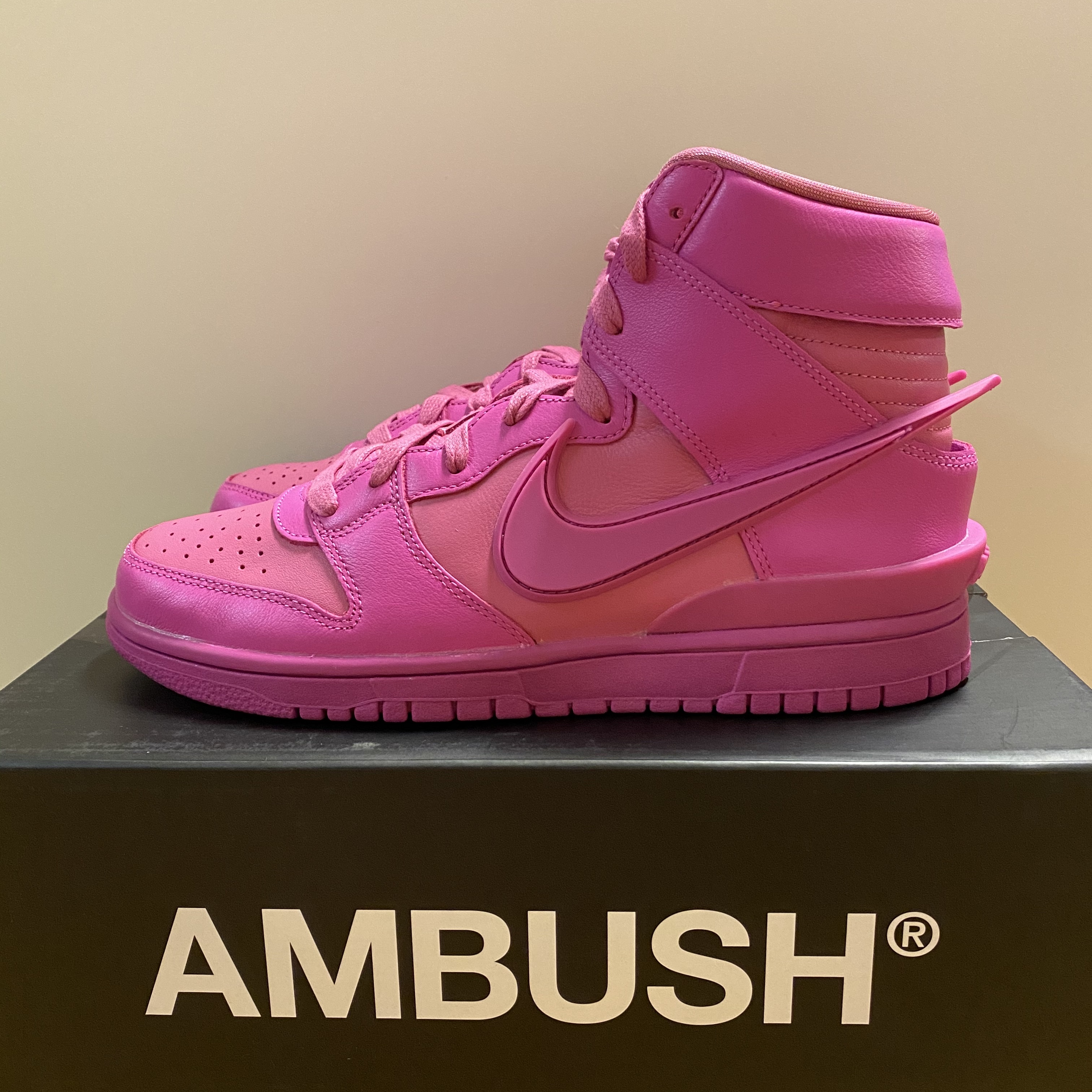 Nike x Ambush Dunk High Cosmic Fuchsia 착용 스타일 - 1